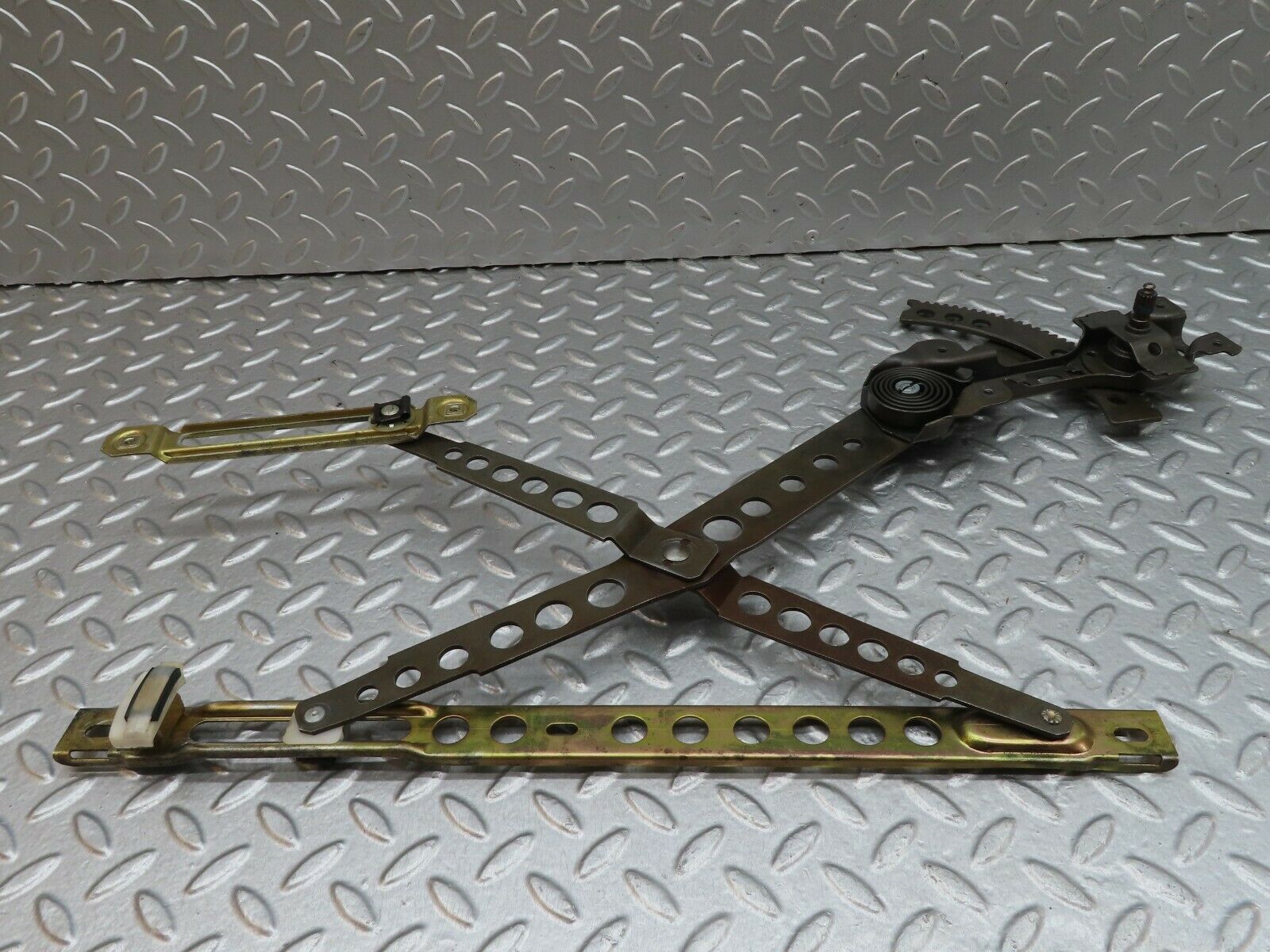 18043 Mercedes-Benz W123 200 Front Left Manual Window Regulator 1237200346