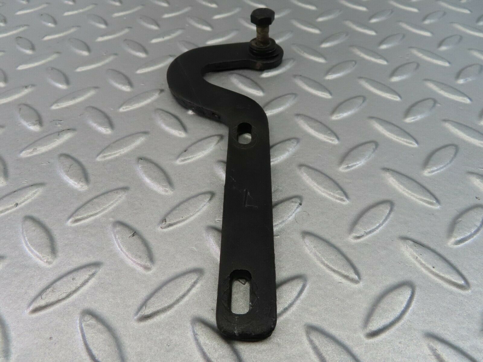 7248 Mercedes-Benz W116 450SE Bonnet Hinge Support Left