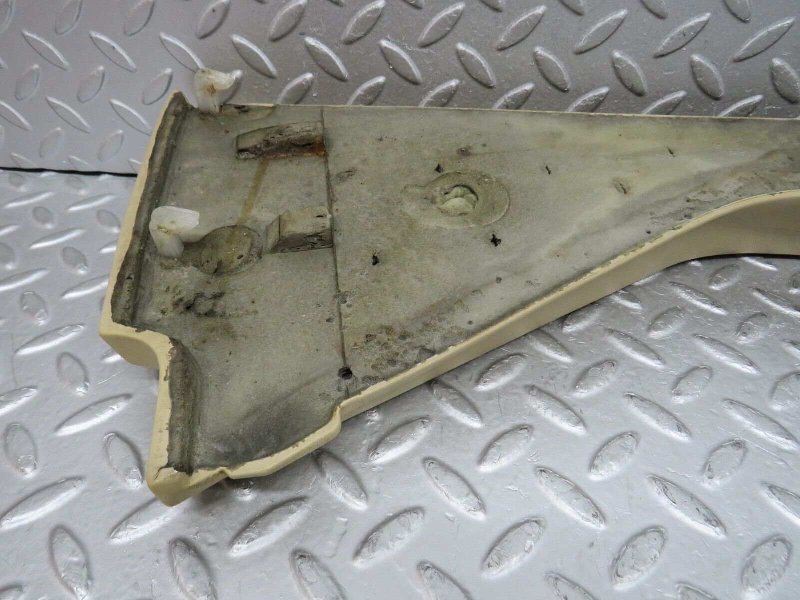 36861 Mercedes-Benz C126 420SEC Left Door Interior Handle Armrest Beige