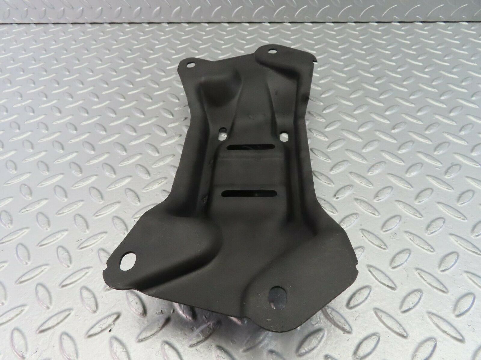 9982 Mercedes-Benz C123 230CE Coupe Gearbox Mount Bracket