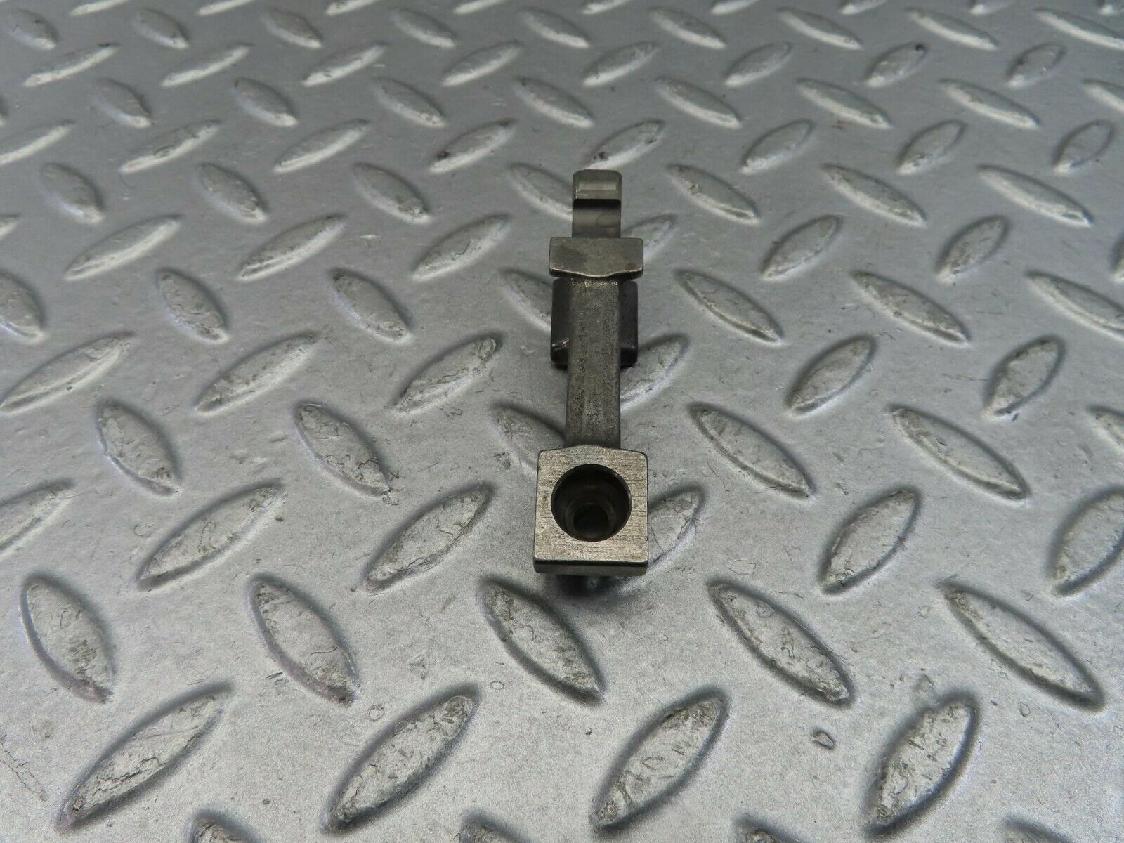 9136 Mercedes-Benz W108 Valve Rocker Arm With Retaining Spring