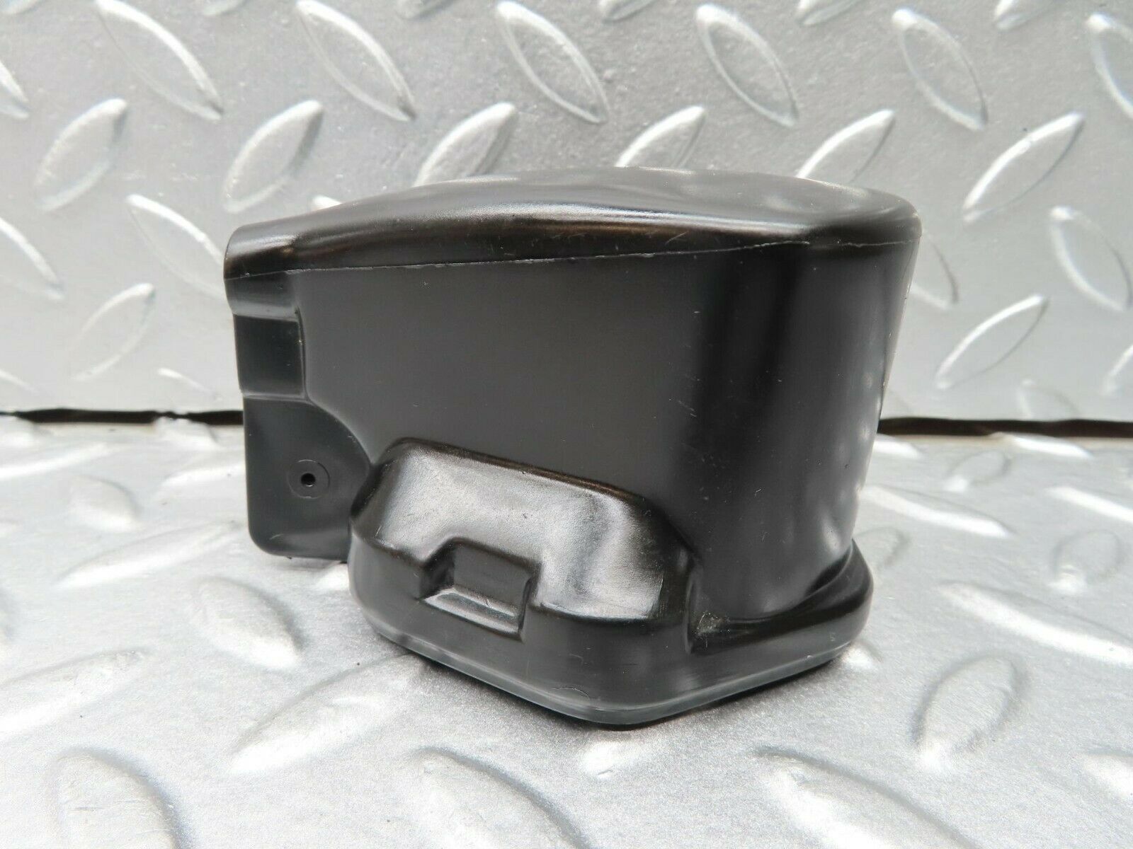 16307 Mercedes-Benz W124 260E Ignition Coil Cover Cap 0001582285