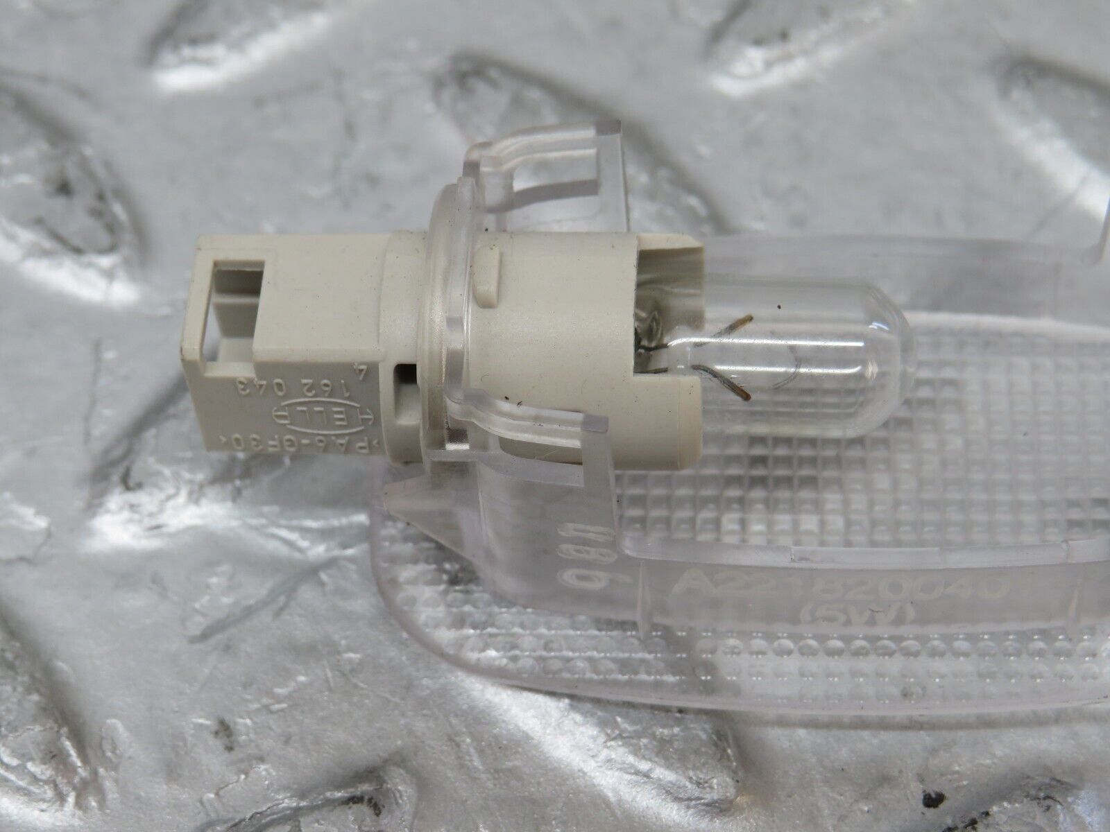 35134 Mercedes-Benz W221 Dome Light 2x 2218200401