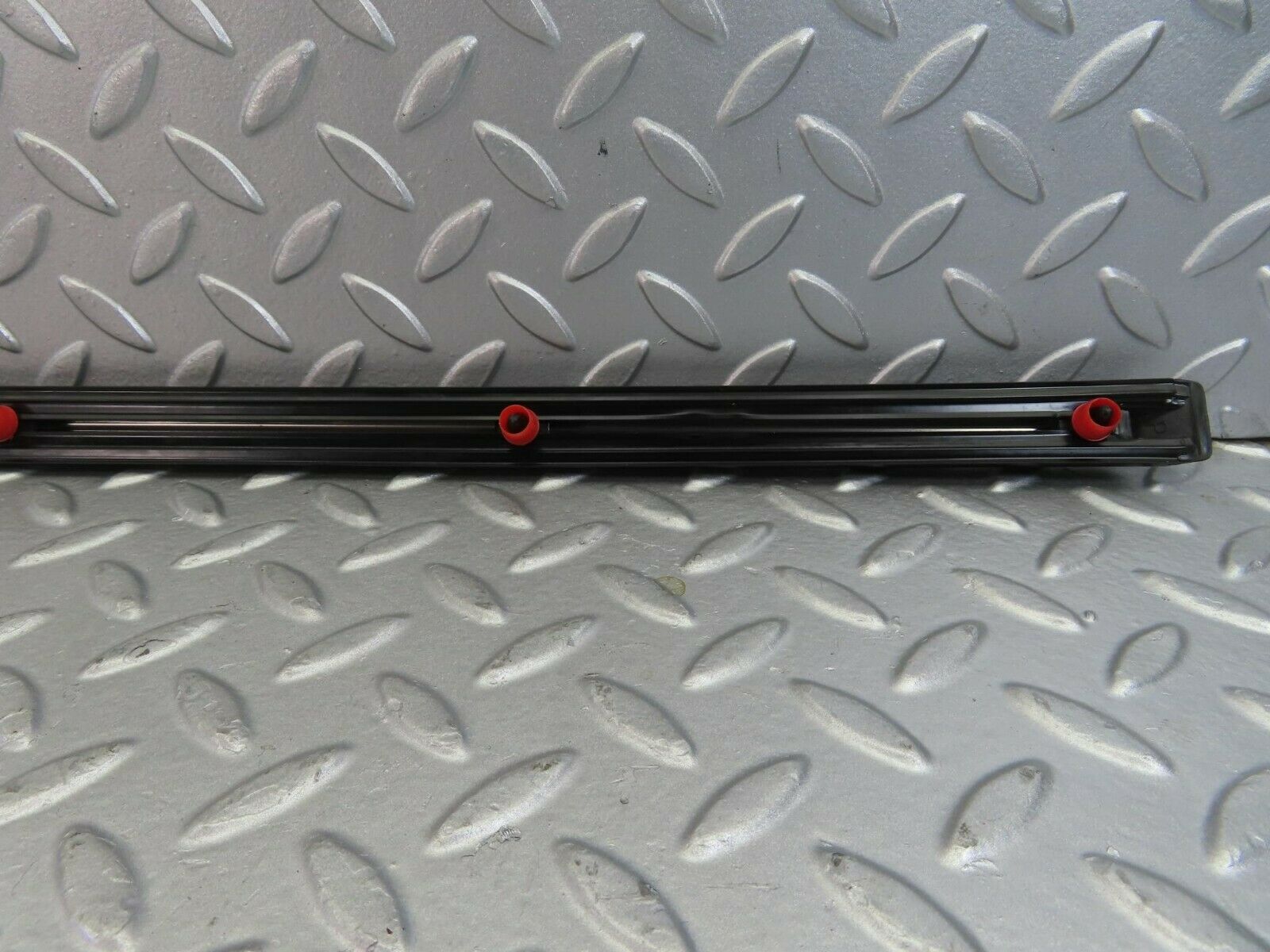 10245 Mercedes-Benz W123 Rear Left Door Centre Moulding Trim