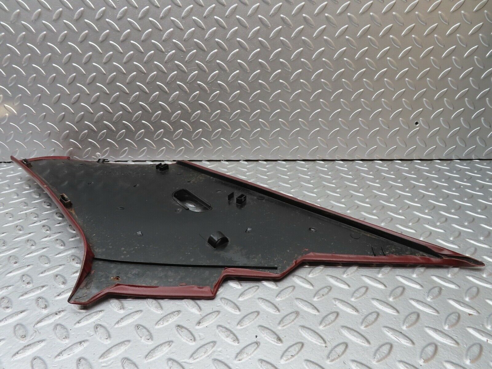 21476 Mercedes-Benz W126 300SE C Pillar Cover Left Side Red 1266950344