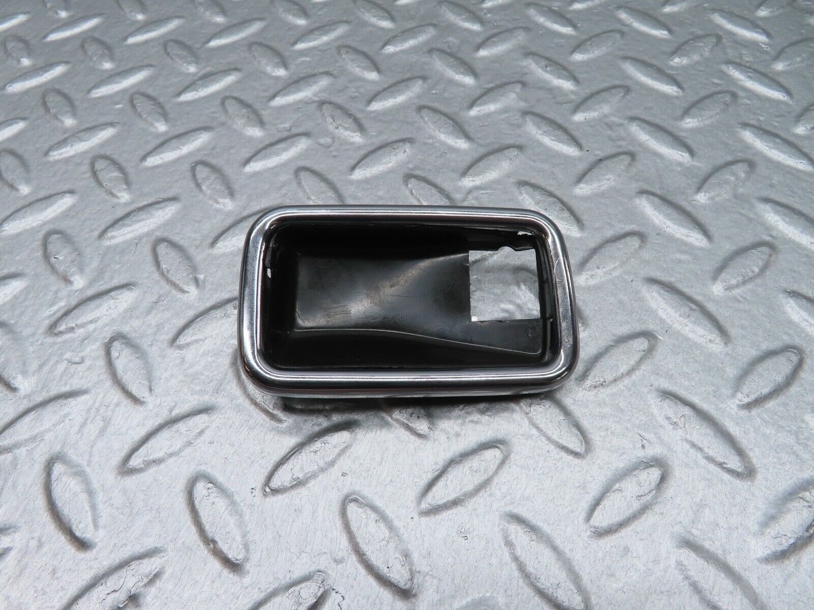 17959 Mercedes-Benz W123 200 Chrome Frame For Door Opener Left 1087660511