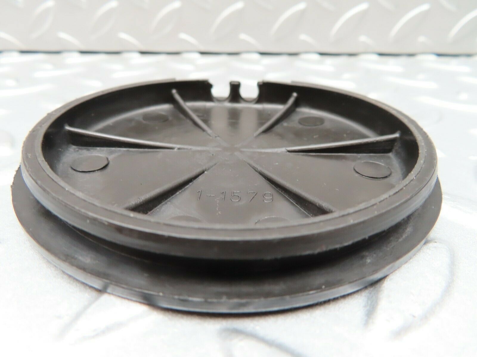 3922 Mercedes-Benz S123 200T Wagon Cover Lid 1239870145