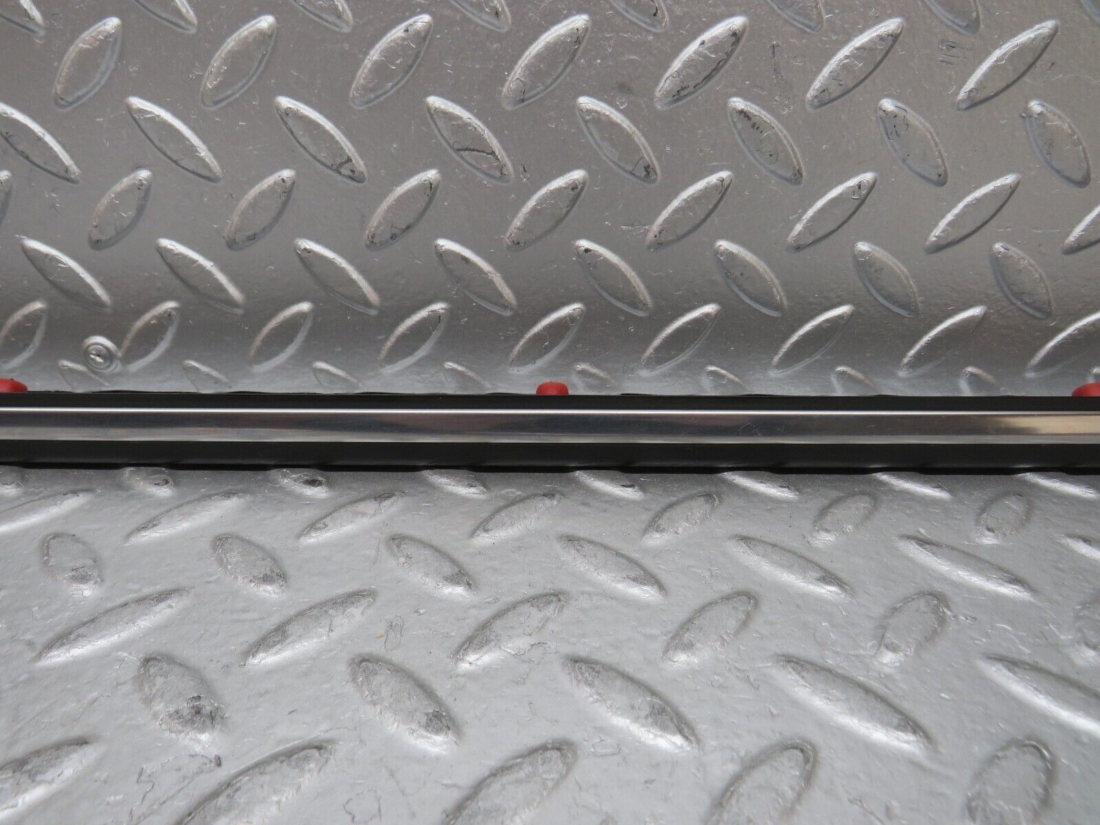 27893 Mercedes-Benz W123 280E Rear Left Door Centre Moulding Trim