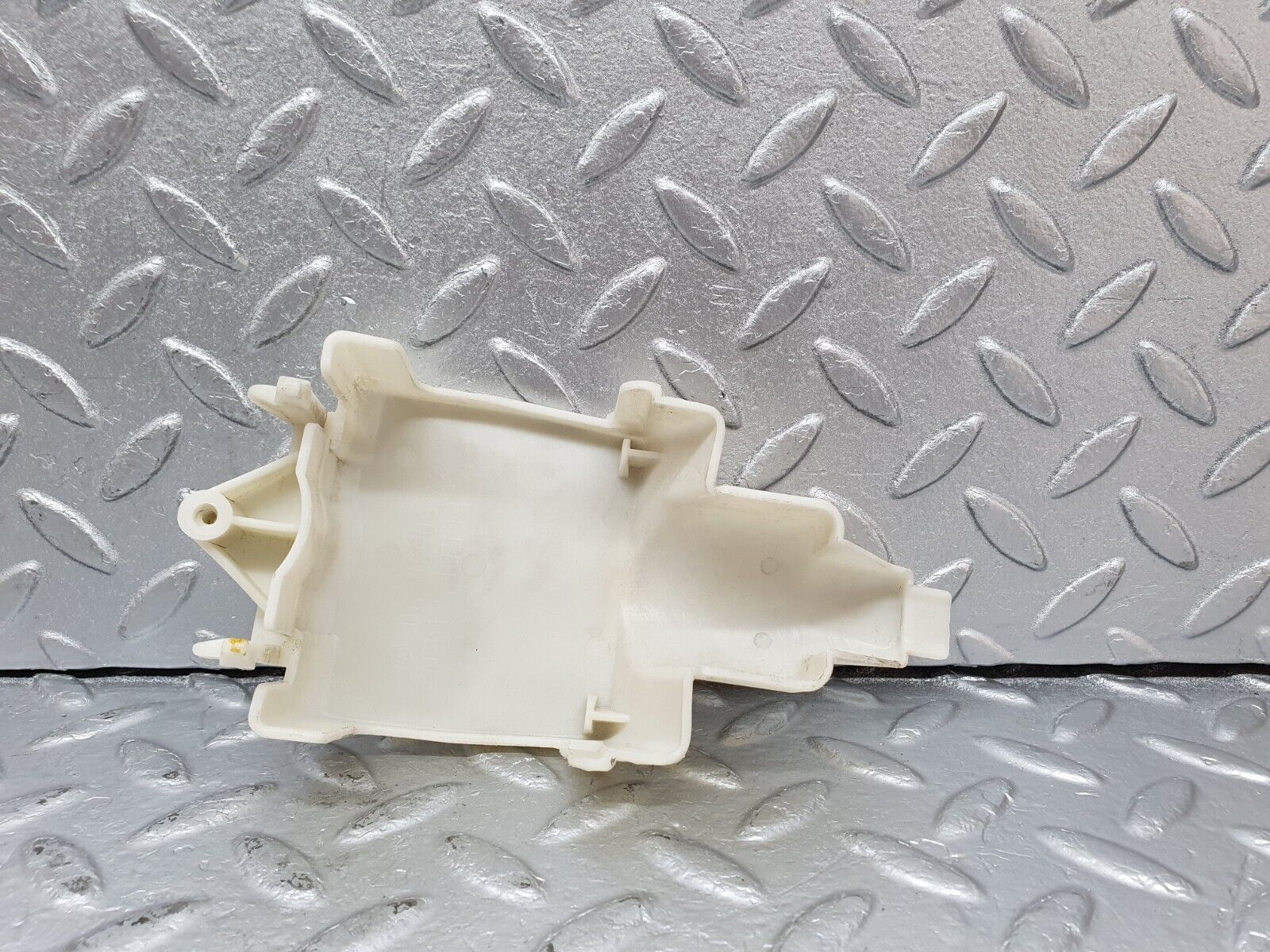 41589 Mercedes-Benz W124 200E Rear Door Lock Vacuum Actuator Cover 1248050590