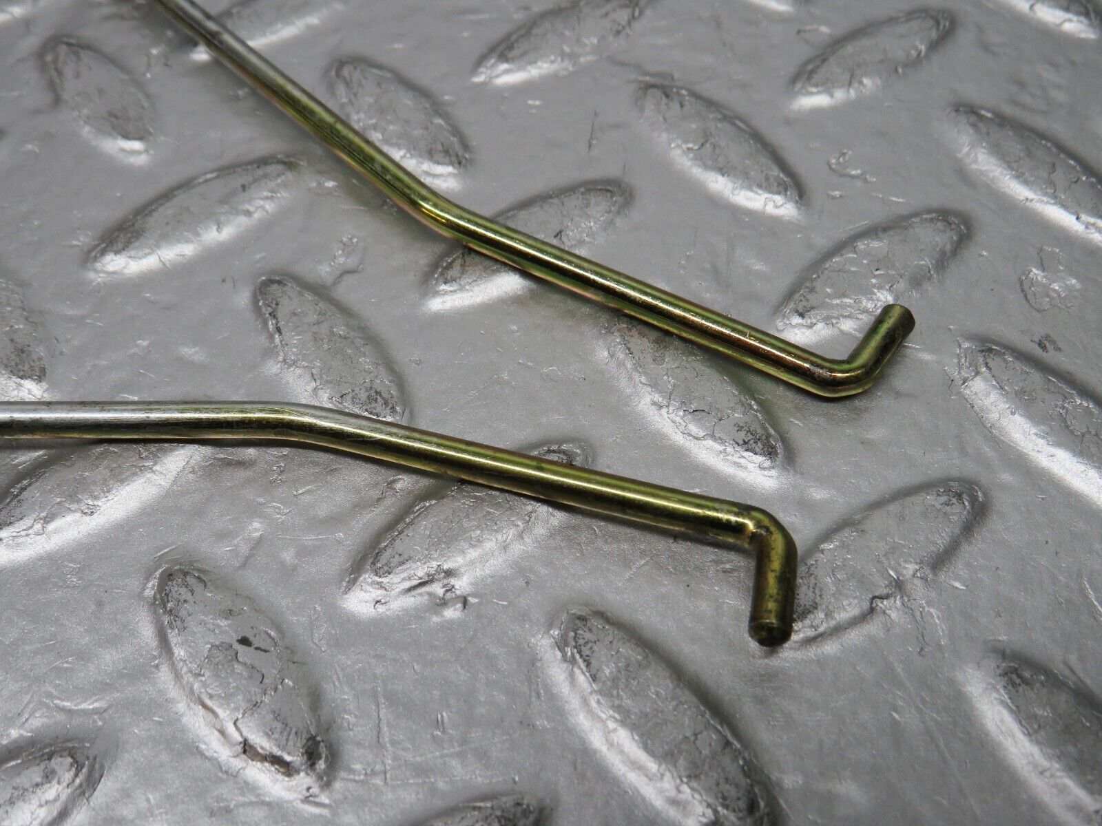 31404 Mercedes-Benz S124 220TE Wagon Front Door Lock Knob Pair