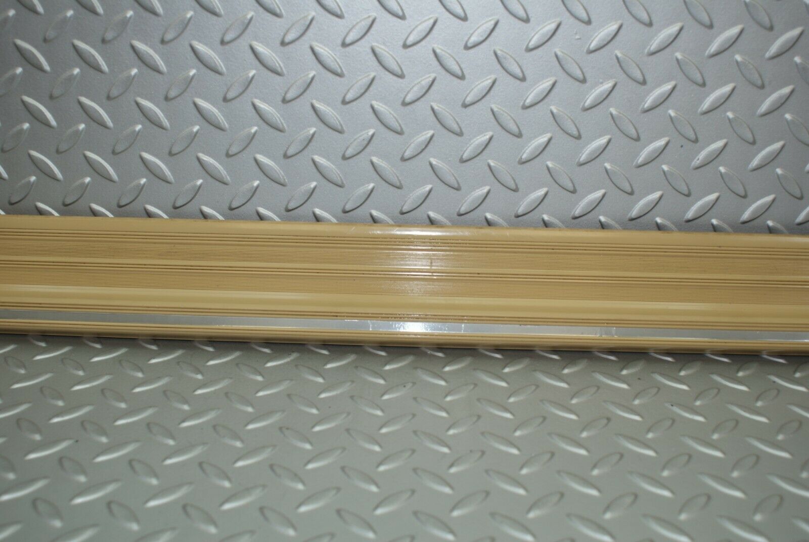 2881 Mercedes-Benz C123 280CE Coupe Front Left Door Sill Trim Beige