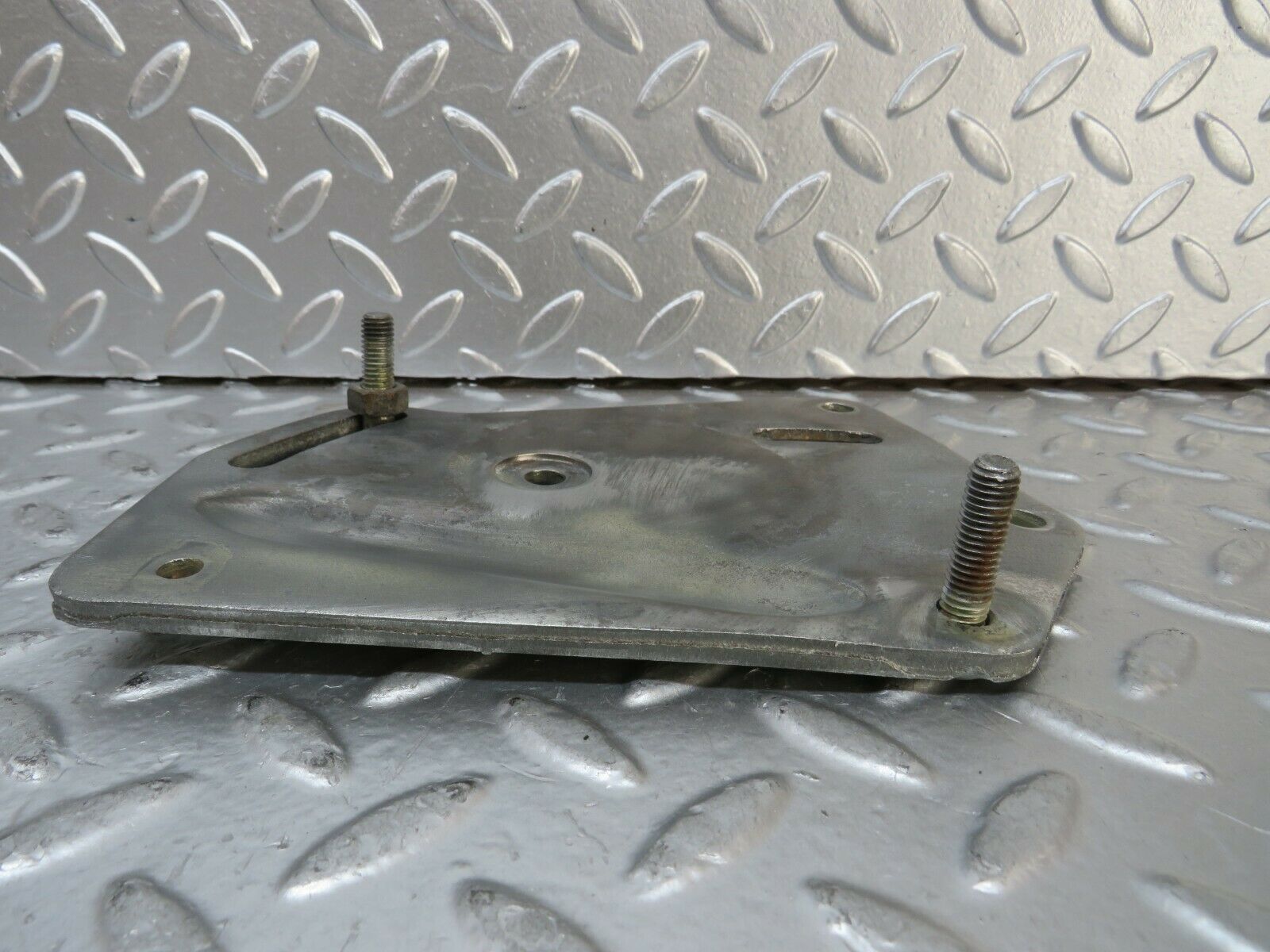 23861 Mercedes-Benz C107 450SLC Coupe Power Steering Pump Bracket