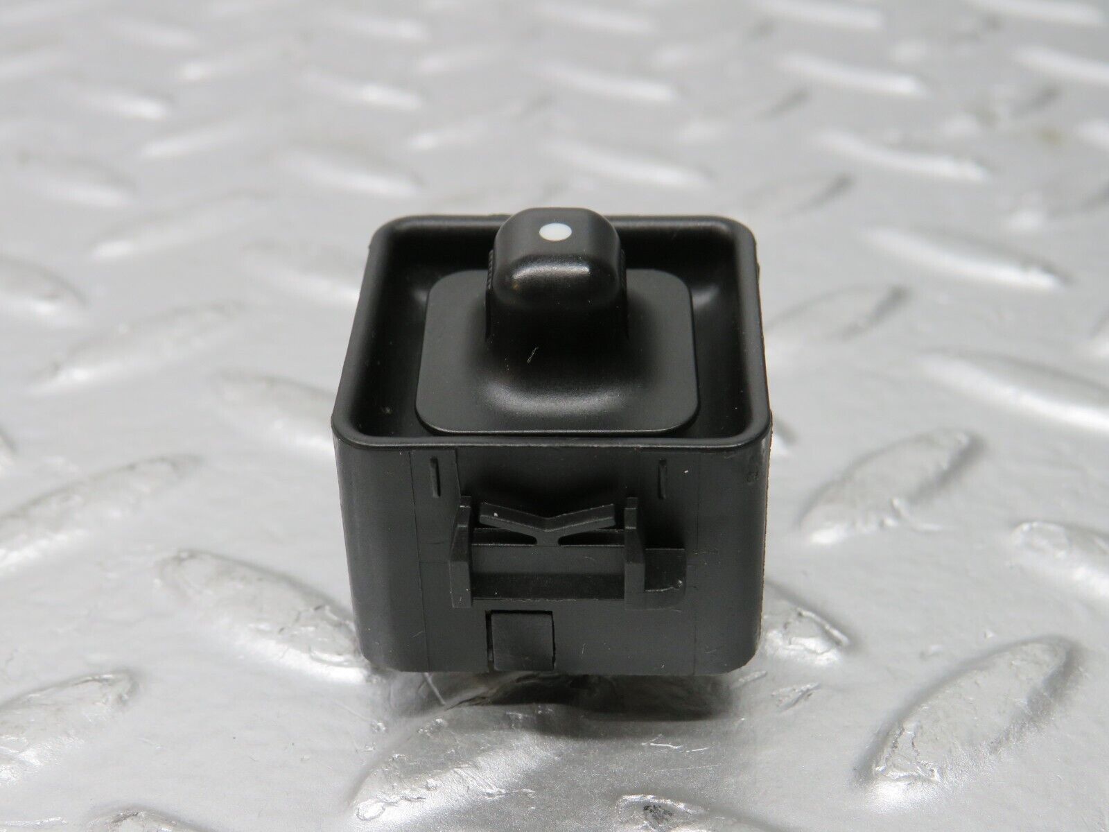 31624 Mercedes-Benz W201 190LE 1.8L Electric Mirror Adjust Switch 1248201810