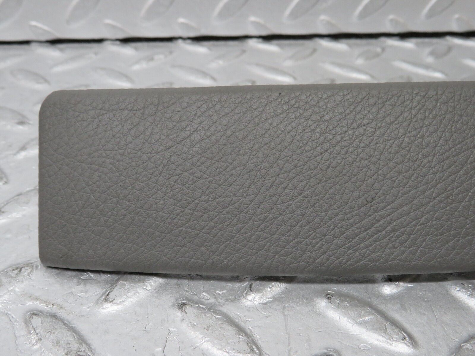 35159 Mercedes-Benz W221 CD Player Lower Cover Panel 2216800578