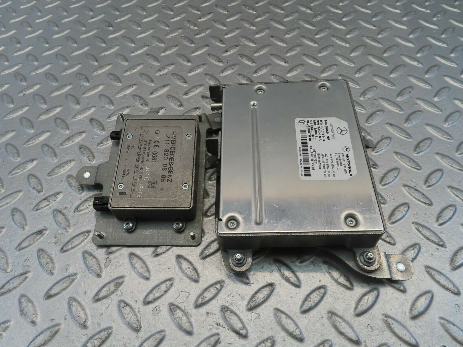 11185 Mercedes-Benz W221 S320 Bluetooth Control Module 2218703126/2118200885