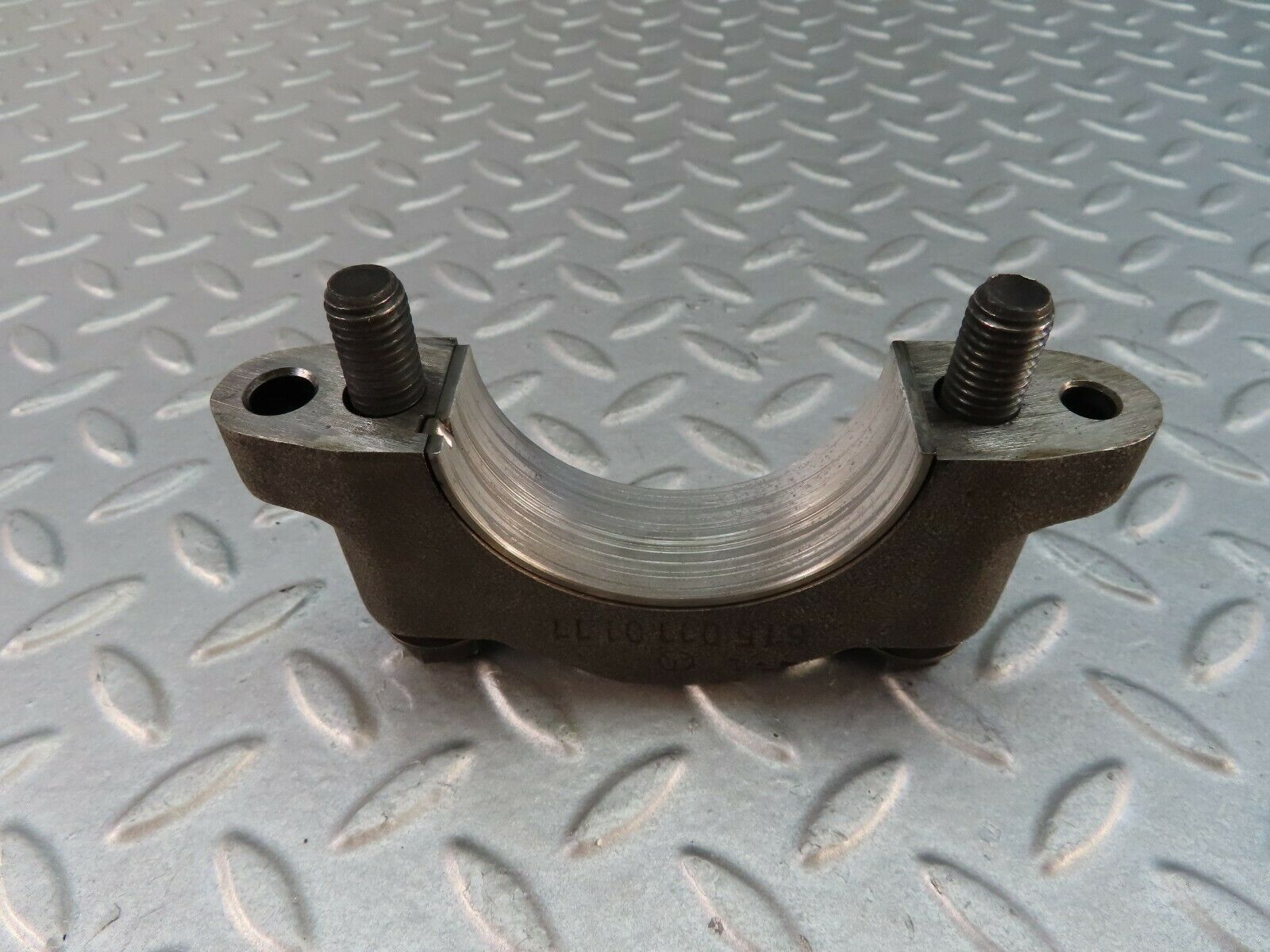 8026 Mercedes-Benz W115 220D Crankshaft Bearing Holder Block 6150110111