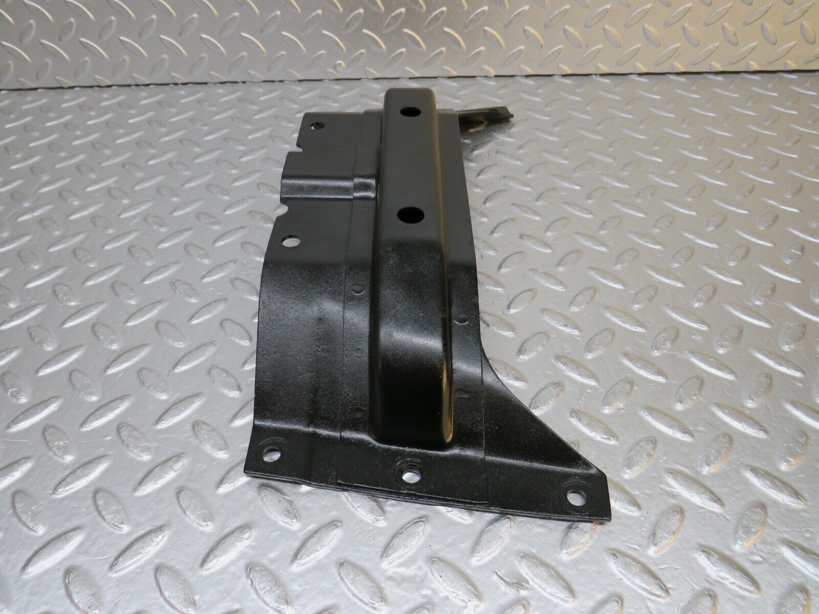 32240 Mercedes-Benz C107 350SLC Coupe Gearbox Mount Bracket