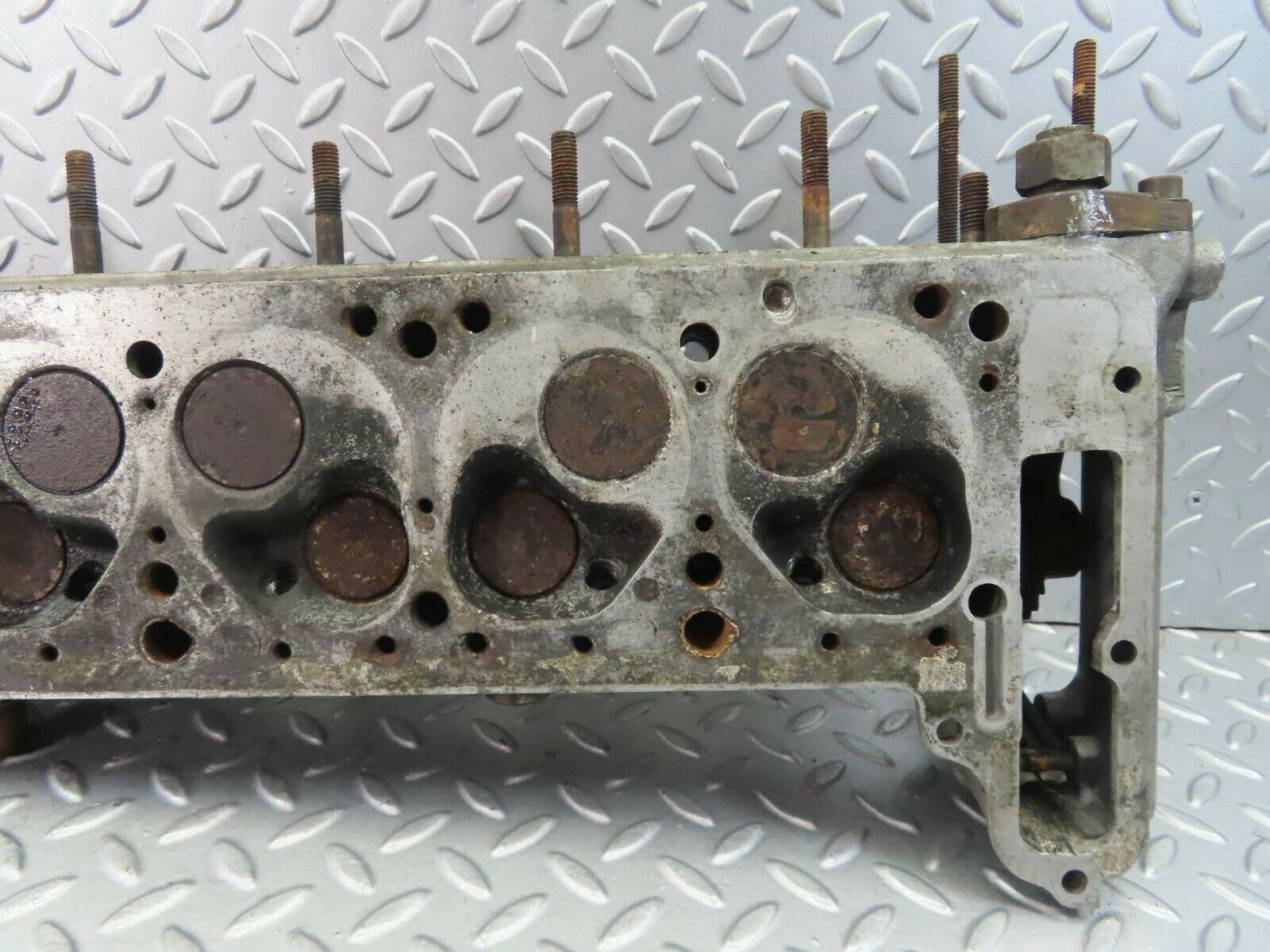 8558 Mercedes-Benz W111 Cylinder Head 1800162901