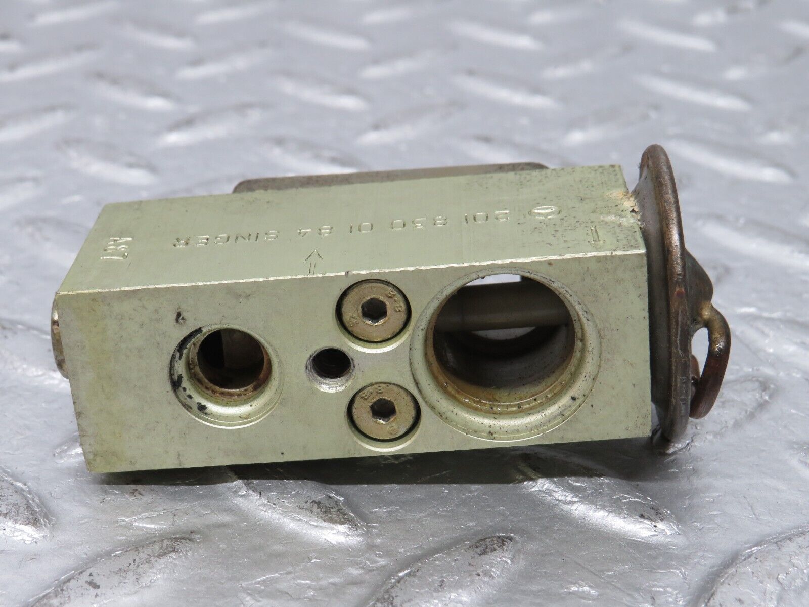 32782 Mercedes-Benz S124 300TE Wagon Air Condition Expansion Valve