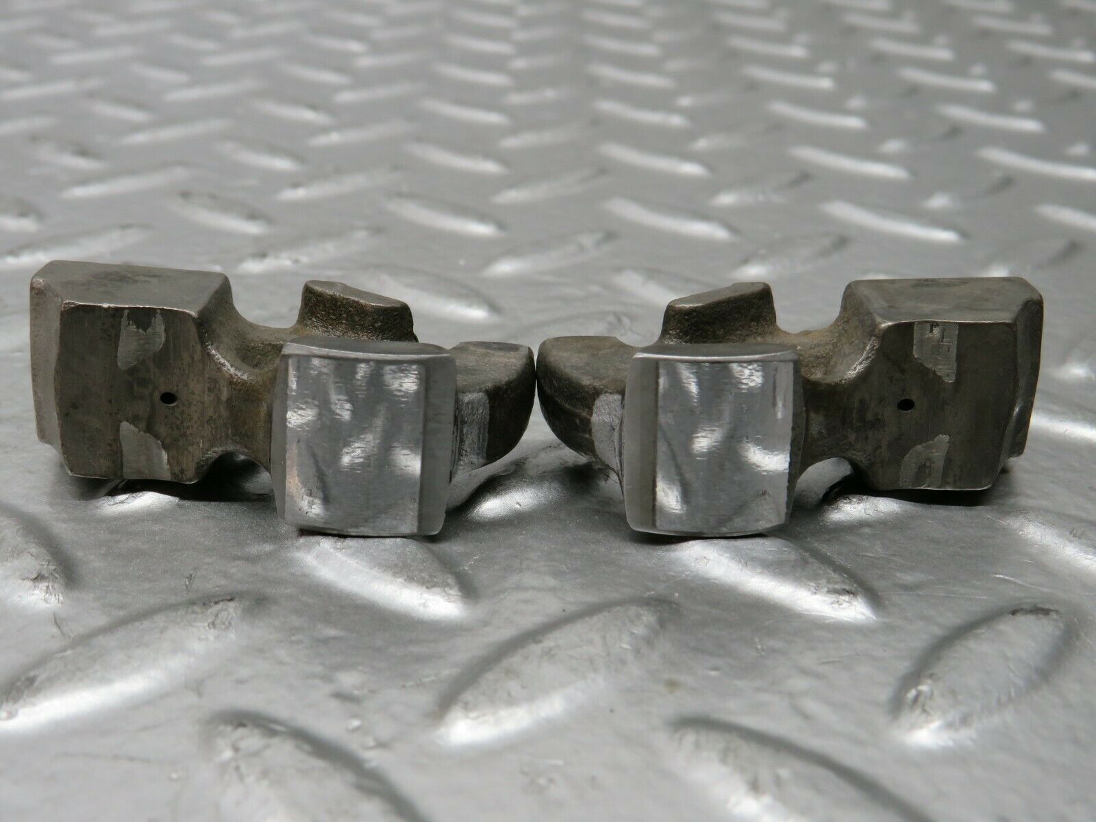 23572 Mercedes-Benz W114 280E Valve Rocker Arm With Retaining Spring