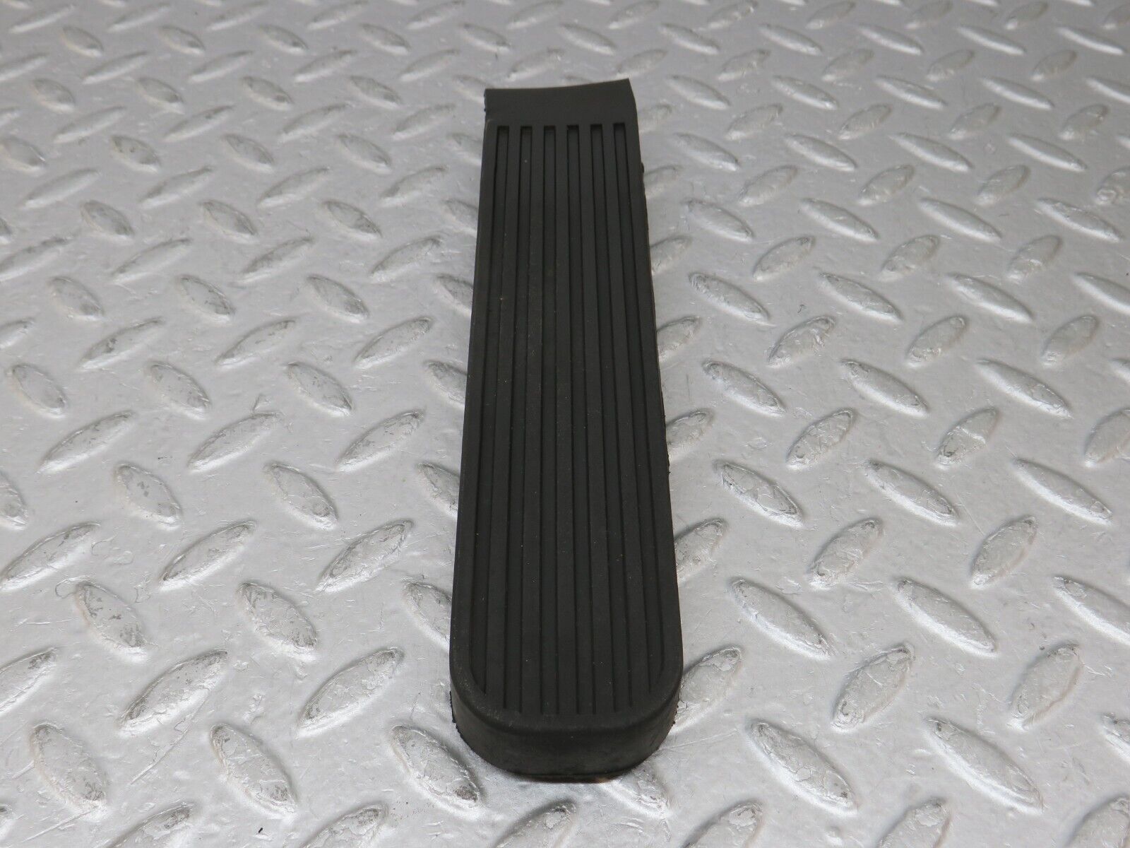 35846 Mercedes-Benz W108 Accelerator Pedal Rubber 1103000002