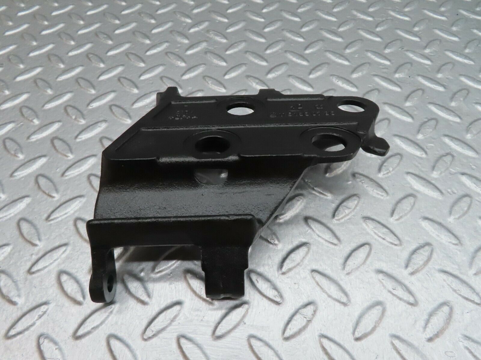 17993 Mercedes-Benz W123 200 Alternator Generator Bracket