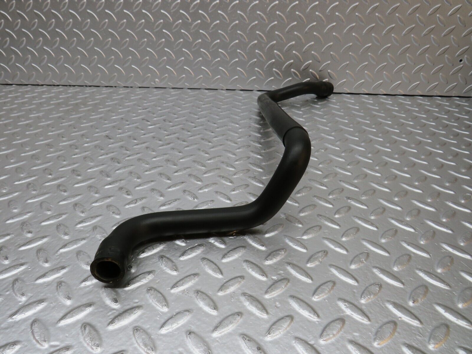 31215 Mercedes-Benz S124 220TE Wagon Radiator Hose 1245002775