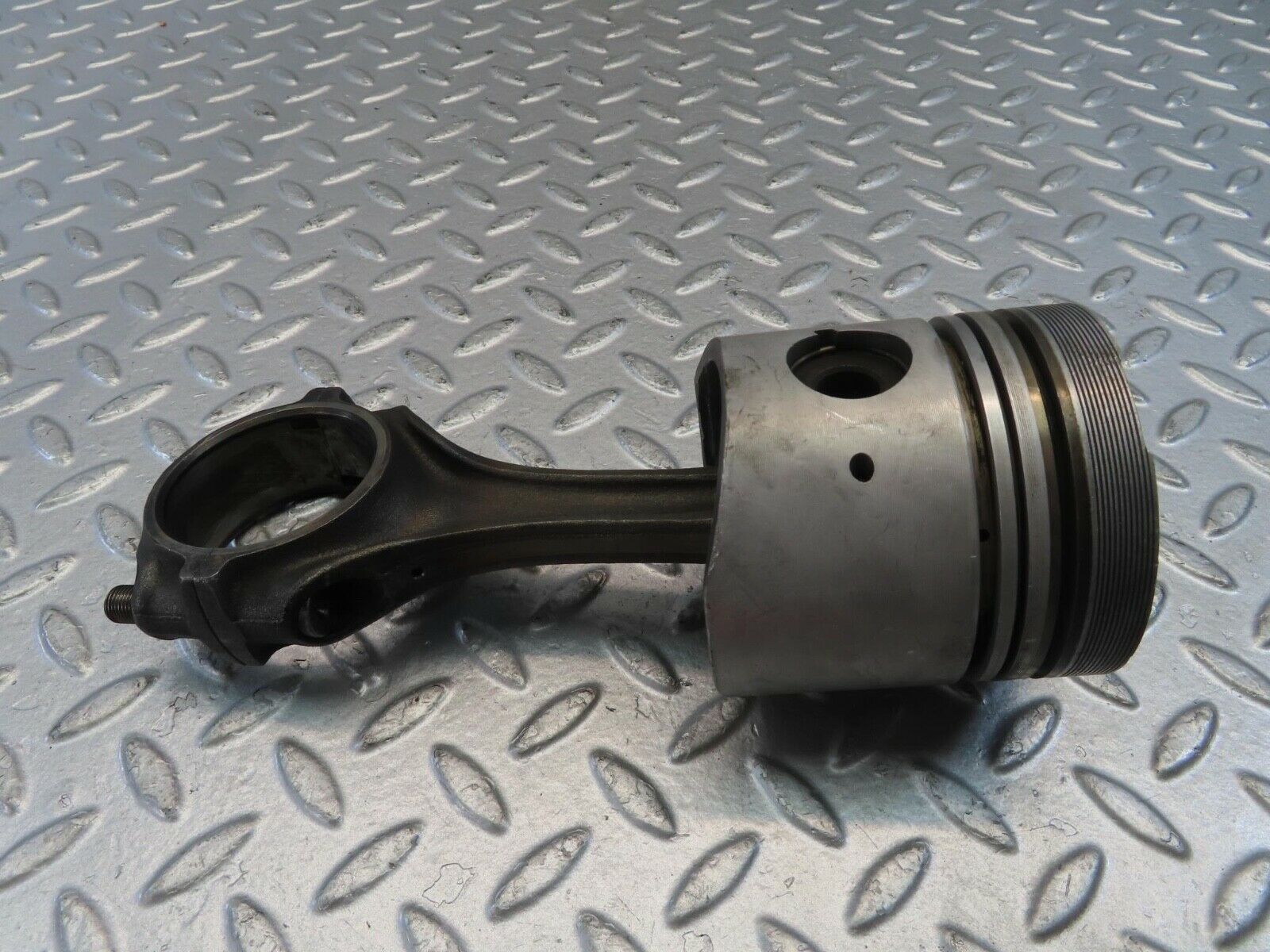 10998 Mercedes-Benz W115 220D Piston With Connecting Rod 86.98 mm