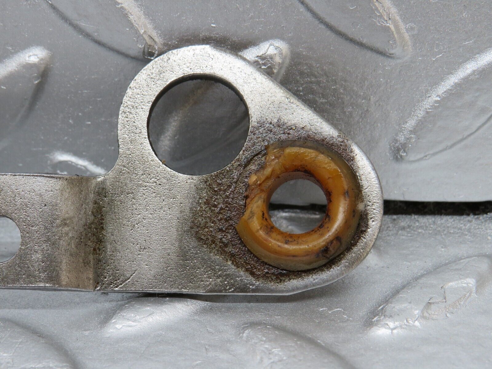 34571 Mercedes-Benz C126 380SEC Automatic Gearbox Linkage Bracket 722.310