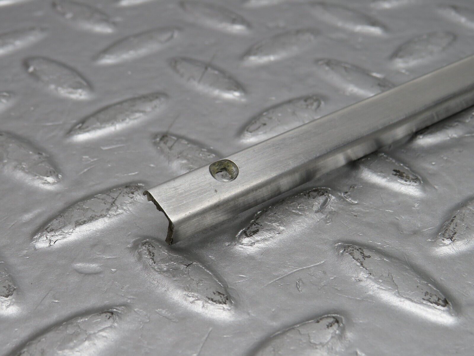 38869 Mercedes-Benz W201 190E 2.6L Sunroof Chrome Trim