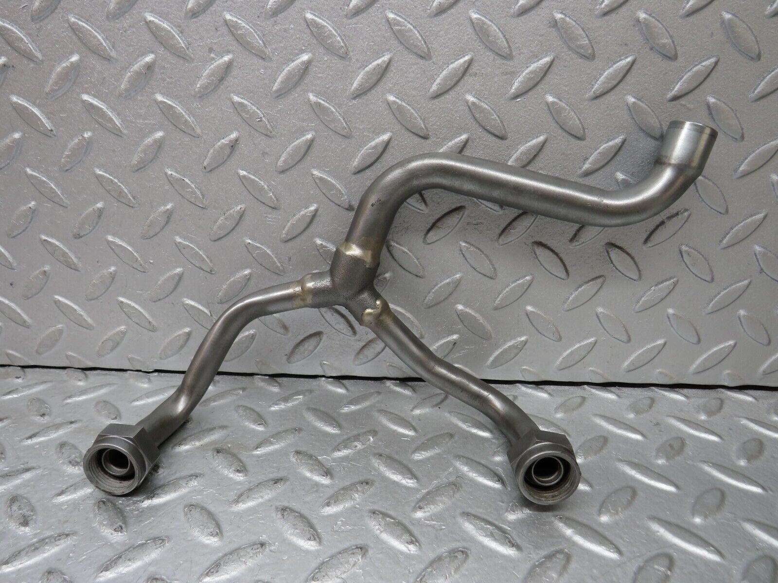 37665 Mercedes-Benz W109 300SEL Air Intake Hose Pipe