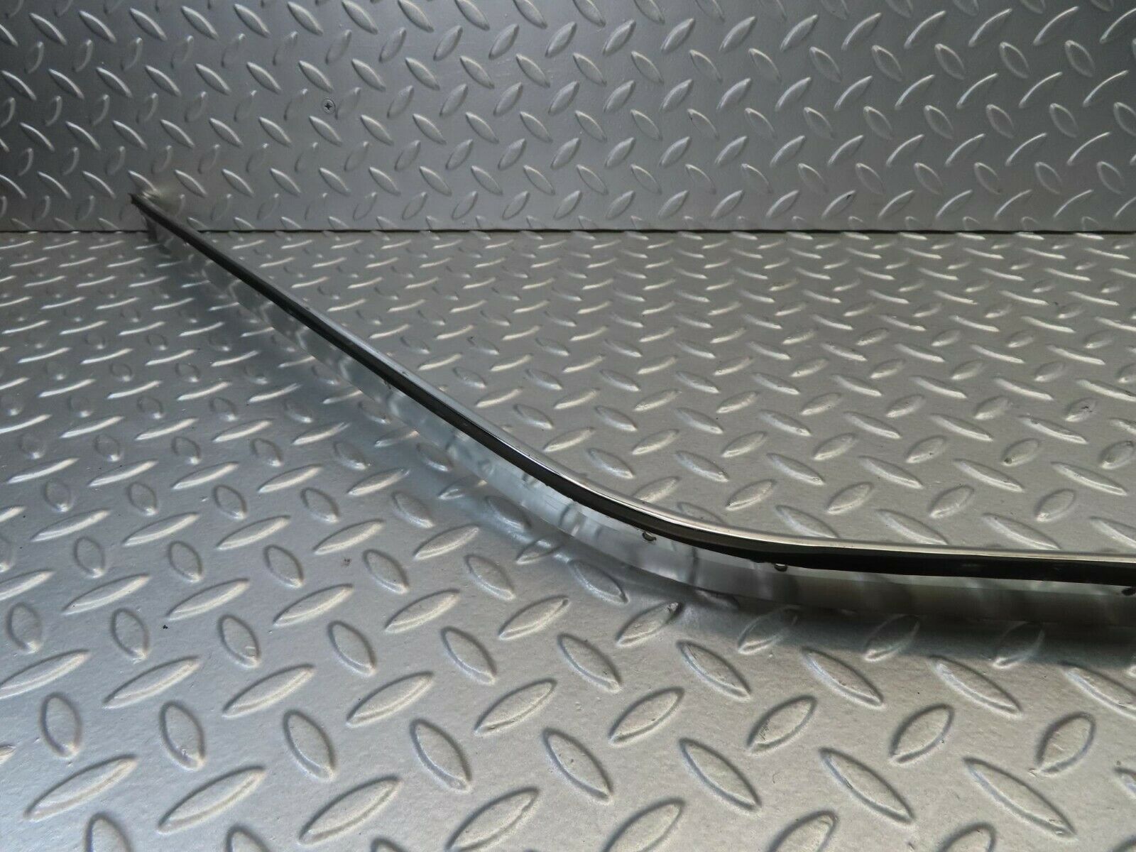 11586 Mercedes-Benz C123 230CE Coupe Chrome Roof Trim Cladding Left Side