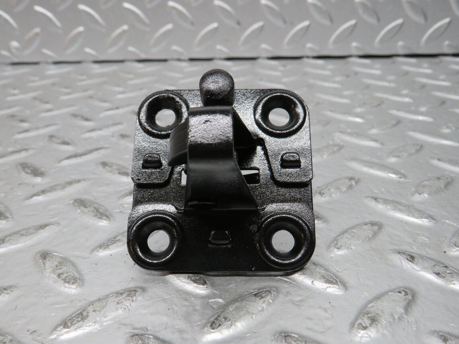 31995 Mercedes-Benz W123 230E Bonnet Lock Latch