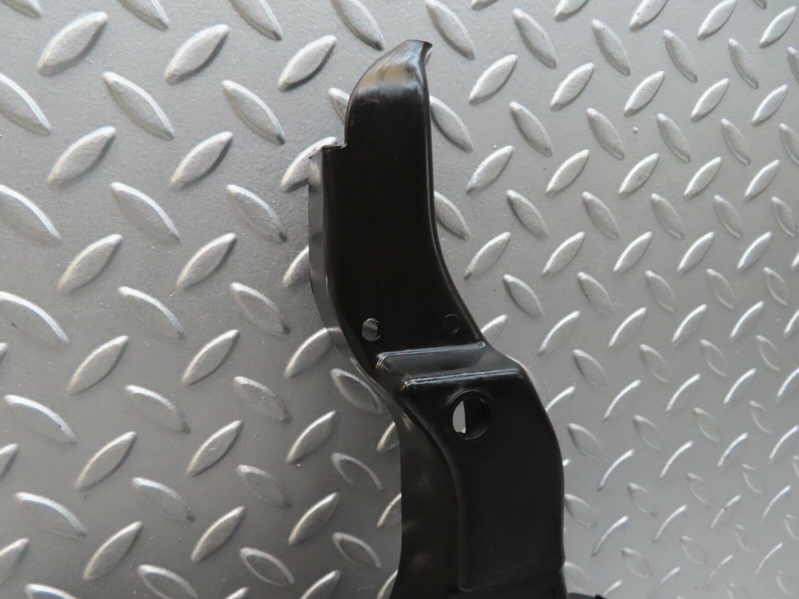 14874 Mercedes-Benz W140 S320 Engine Bay Cable Channel Right Side 1408200812