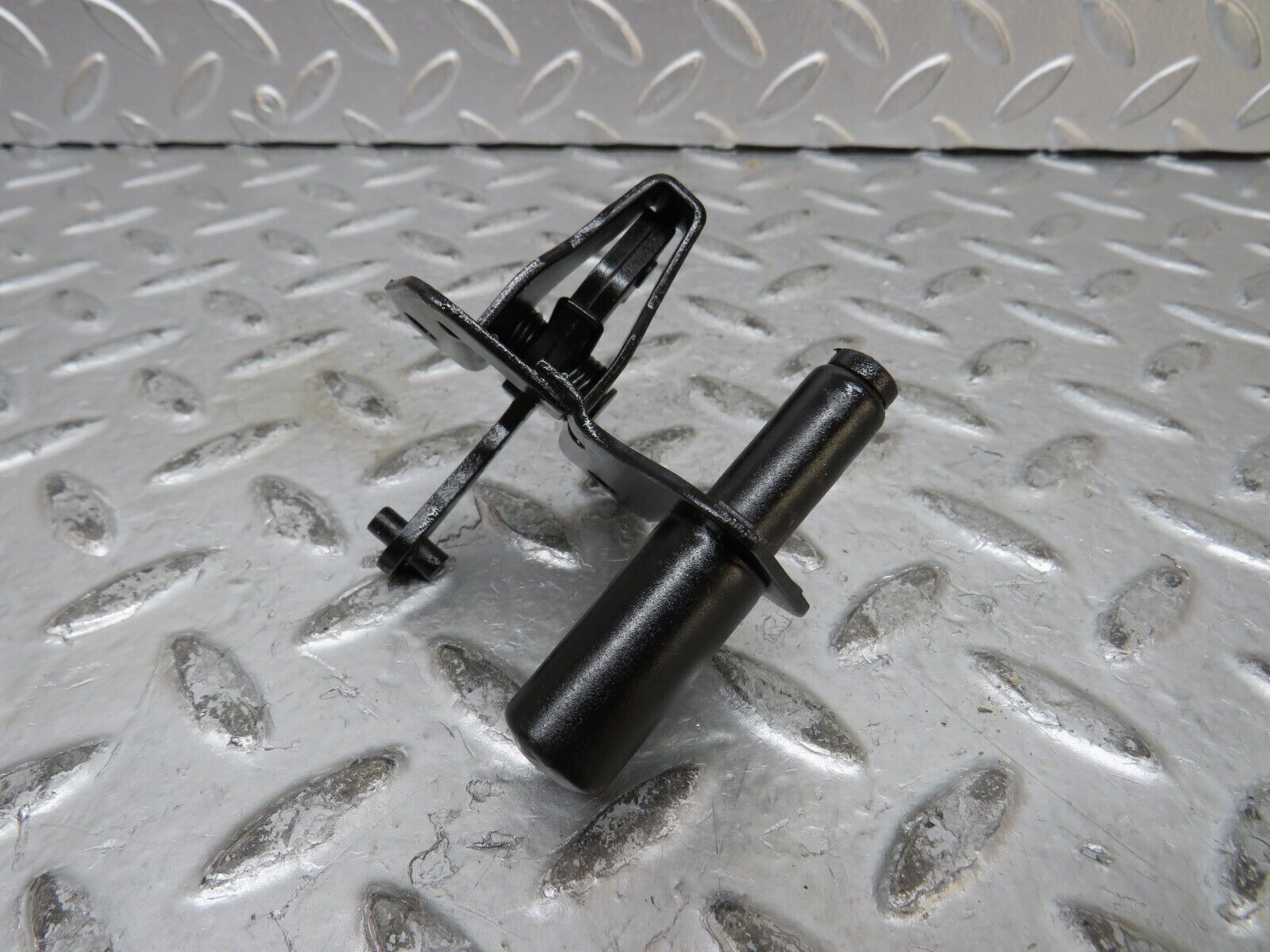 27694 Mercedes-Benz S124 300TE Wagon Bonnet Lock Catch 1248800260