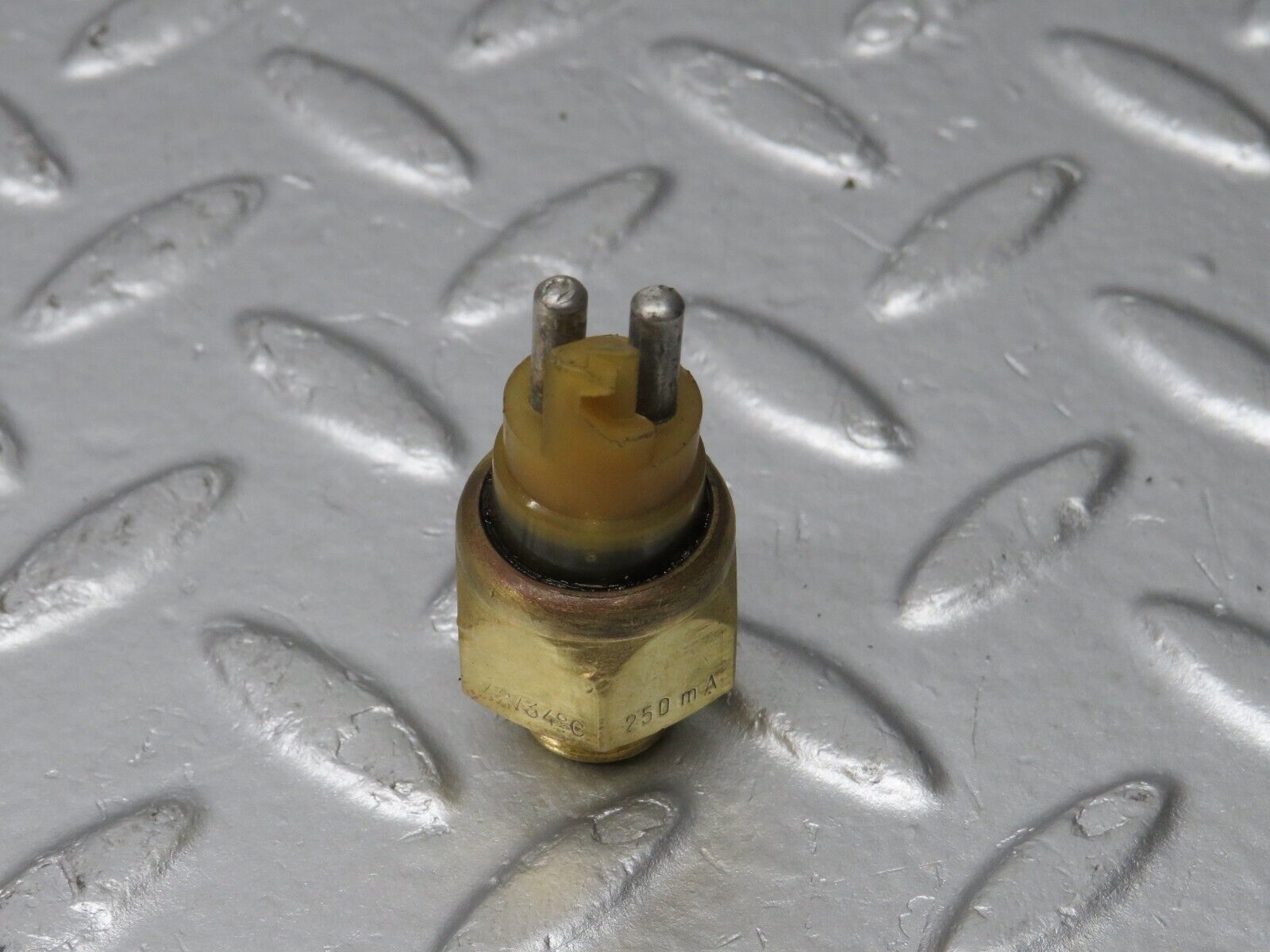 39716 Mercedes-Benz R129 320SL Coupe Coolant Sensor