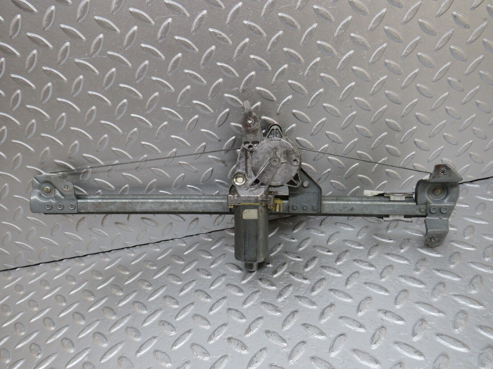 33257 Mercedes-Benz W202 C180 Rear Left Power Window Regulator 0130821637