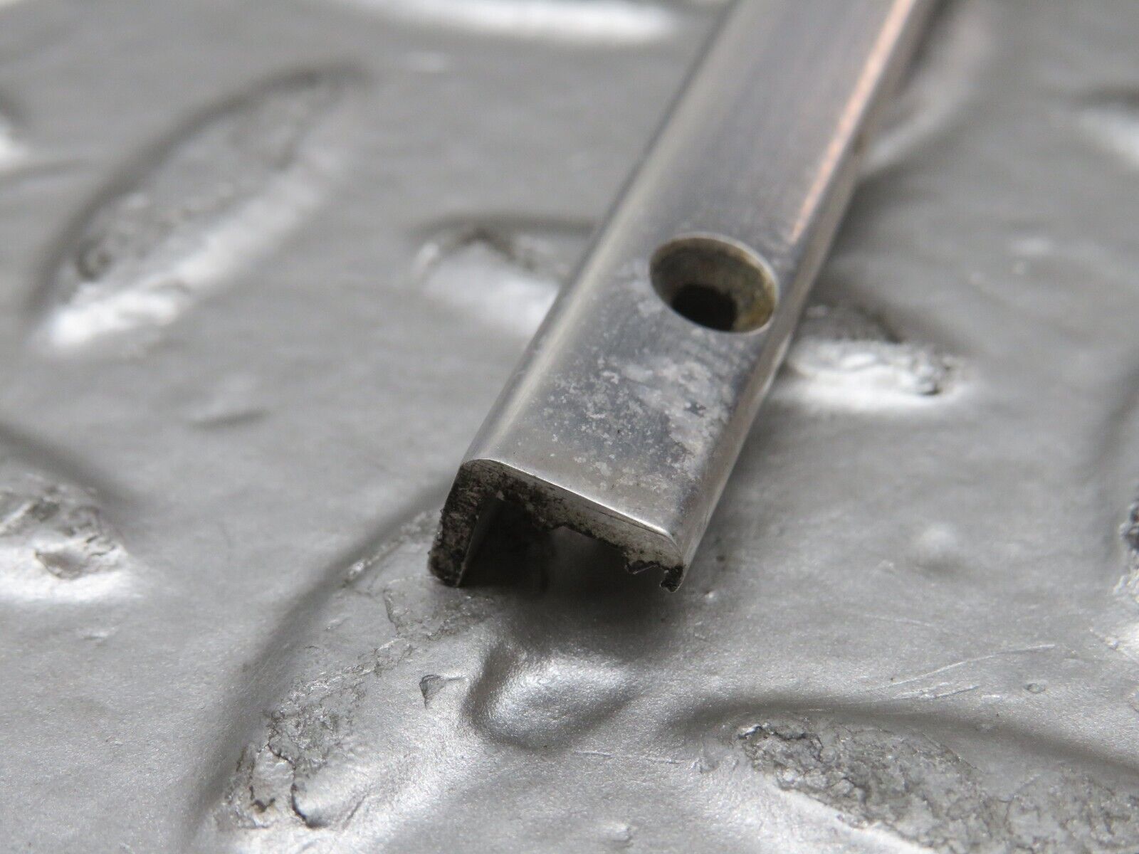 27444 Mercedes-Benz W123 280E Sunroof Chrome Trim