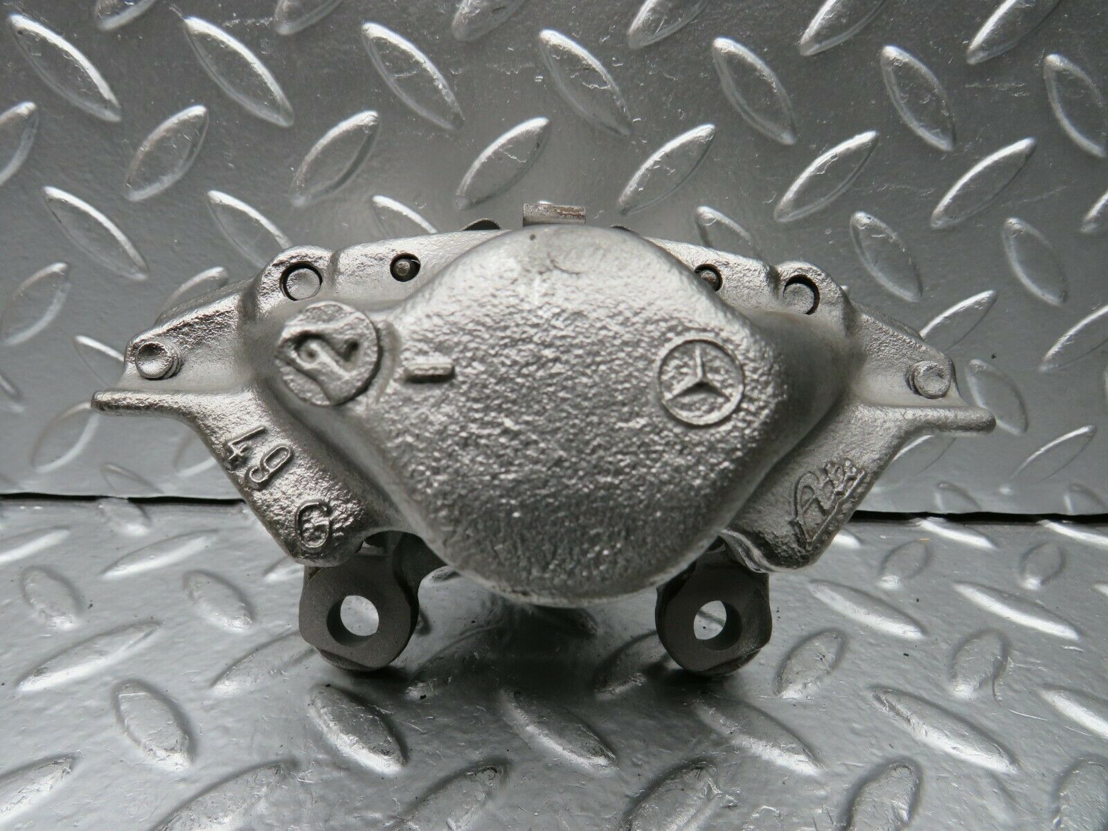 22413 Mercedes-Benz C124 E220 Coupe Rear Left Brake Caliper Lucas 34