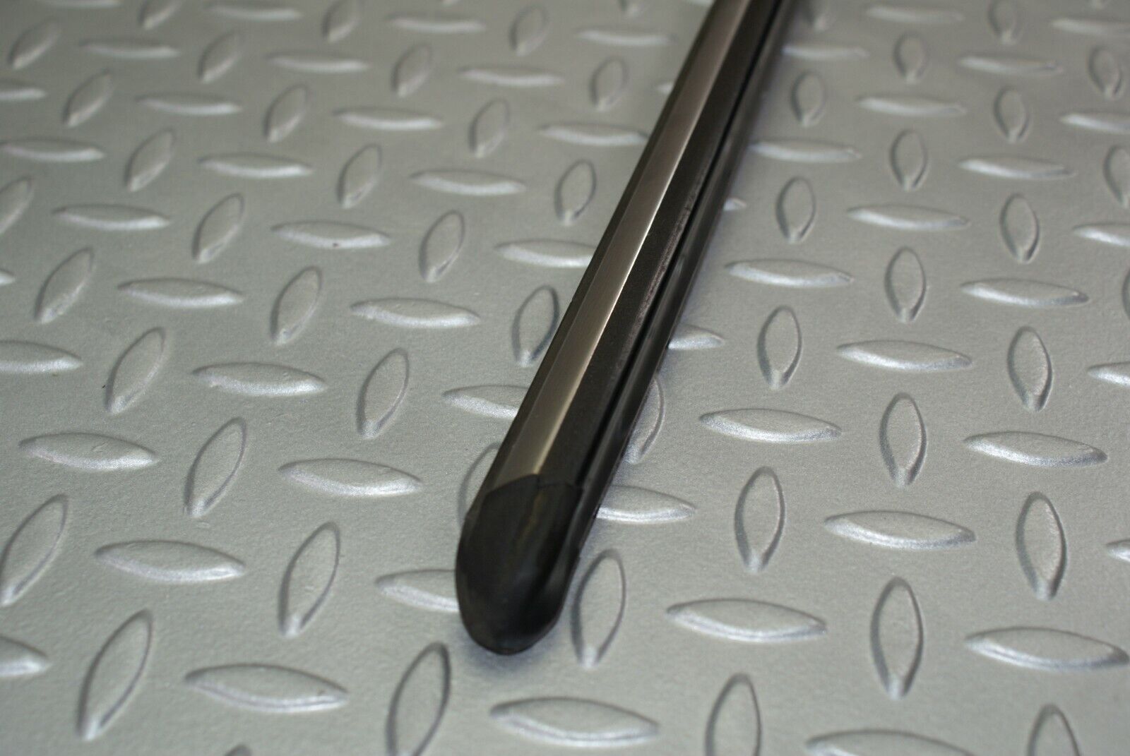 2985 Mercedes-Benz C123 280CE Coupe Front Left Fender Wing Chrome Trim