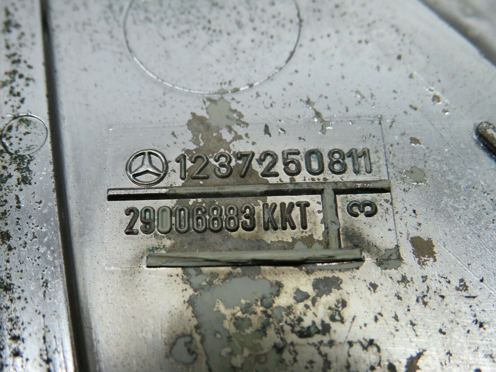 22084 Mercedes-Benz S123 280TE Wagon Mirror Triangle Cover Right 1237250811