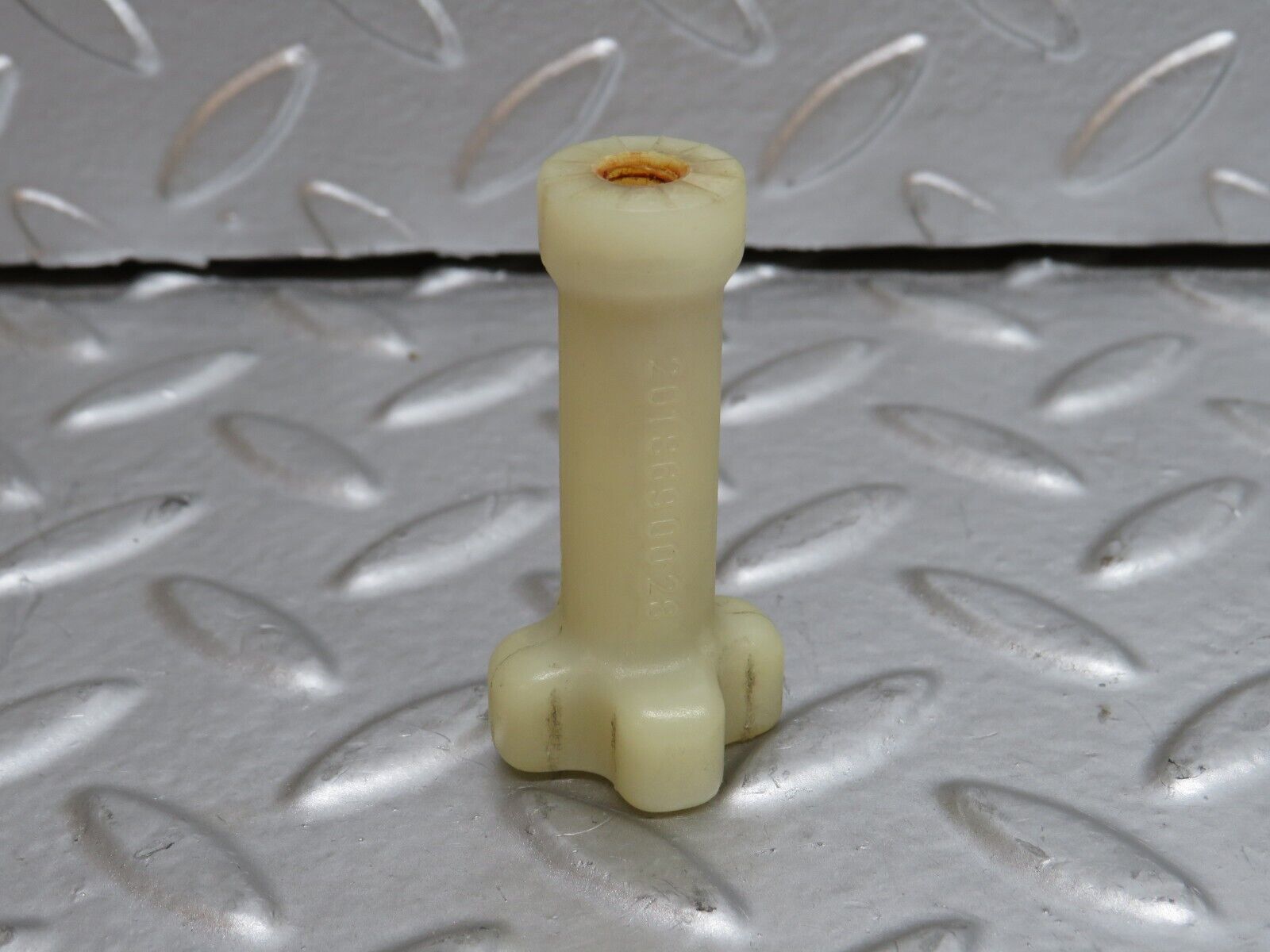 29182 Mercedes-Benz C124 320CE Windscreen Washer Reservoir Holder 2018690028