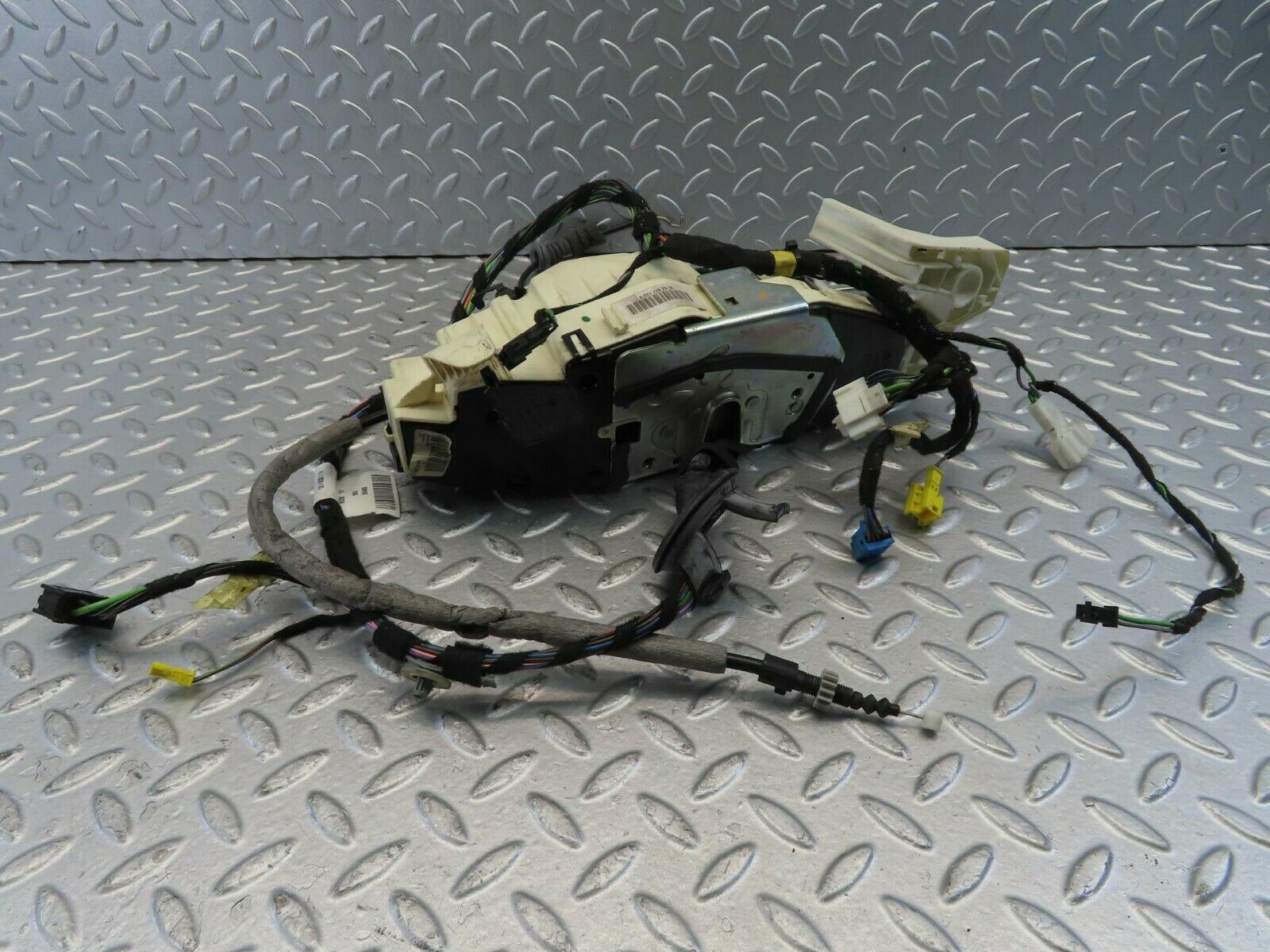 11173 Mercedes-Benz W221 S320 Front Left Soft Close Door Lock 2217202935