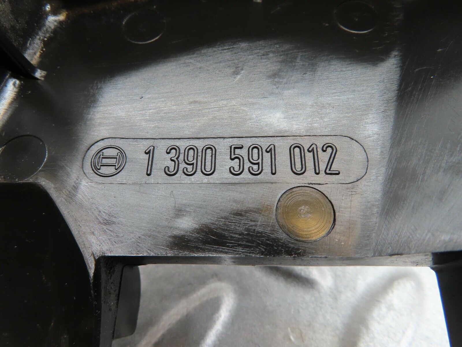 13938 Mercedes-Benz C107 280SLC Wiper Motor Cover 1390591012