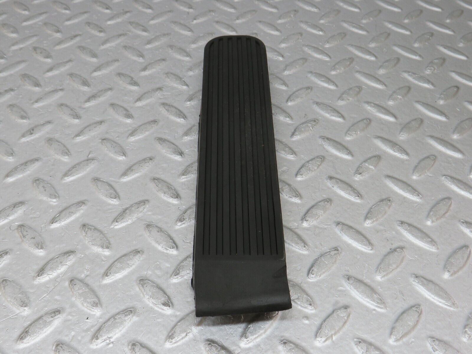 35846 Mercedes-Benz W108 Accelerator Pedal Rubber 1103000002