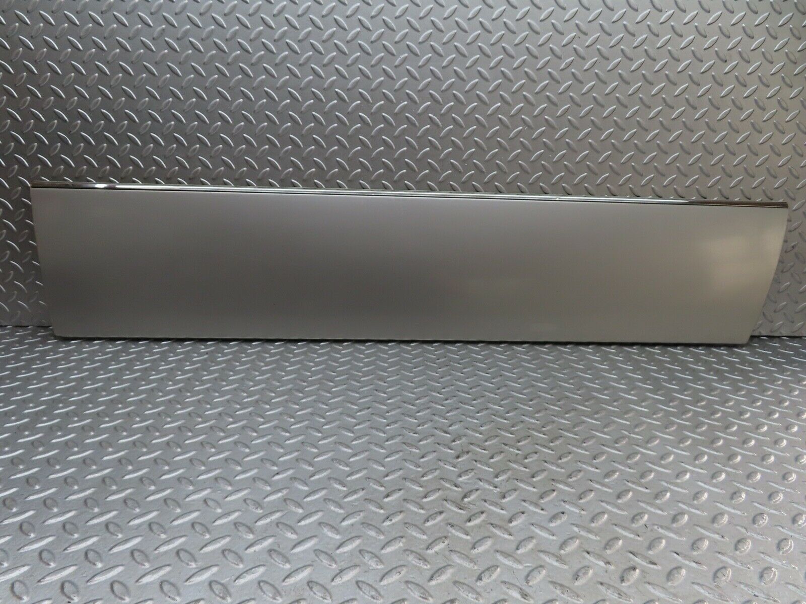 19318 Mercedes-Benz C140 CL420 Coupe Right Door Lower Moulding Trim 1406902040