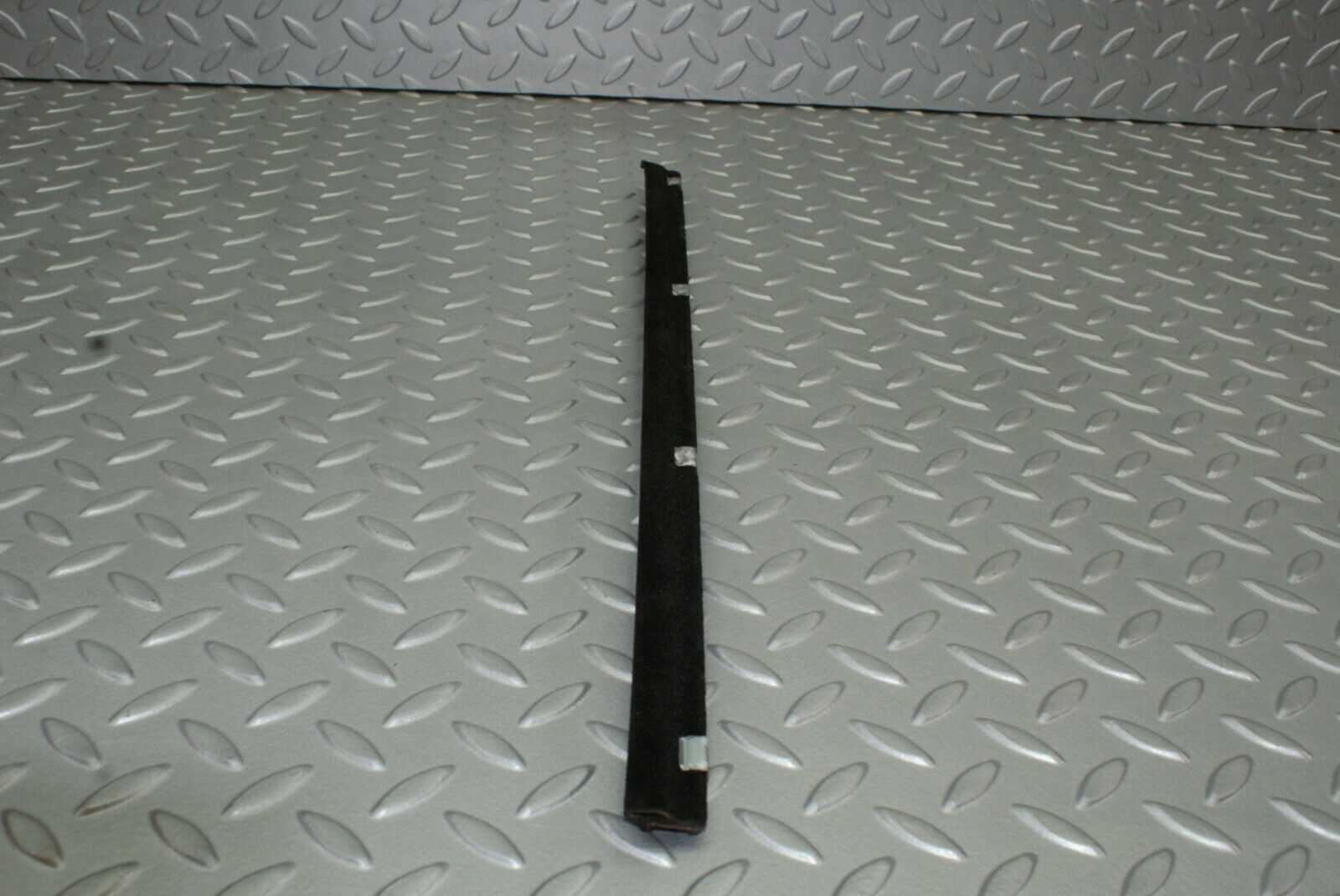 2650 Mercedes-Benz W116 350SE Glass Seal Trim Rubber Rear Right