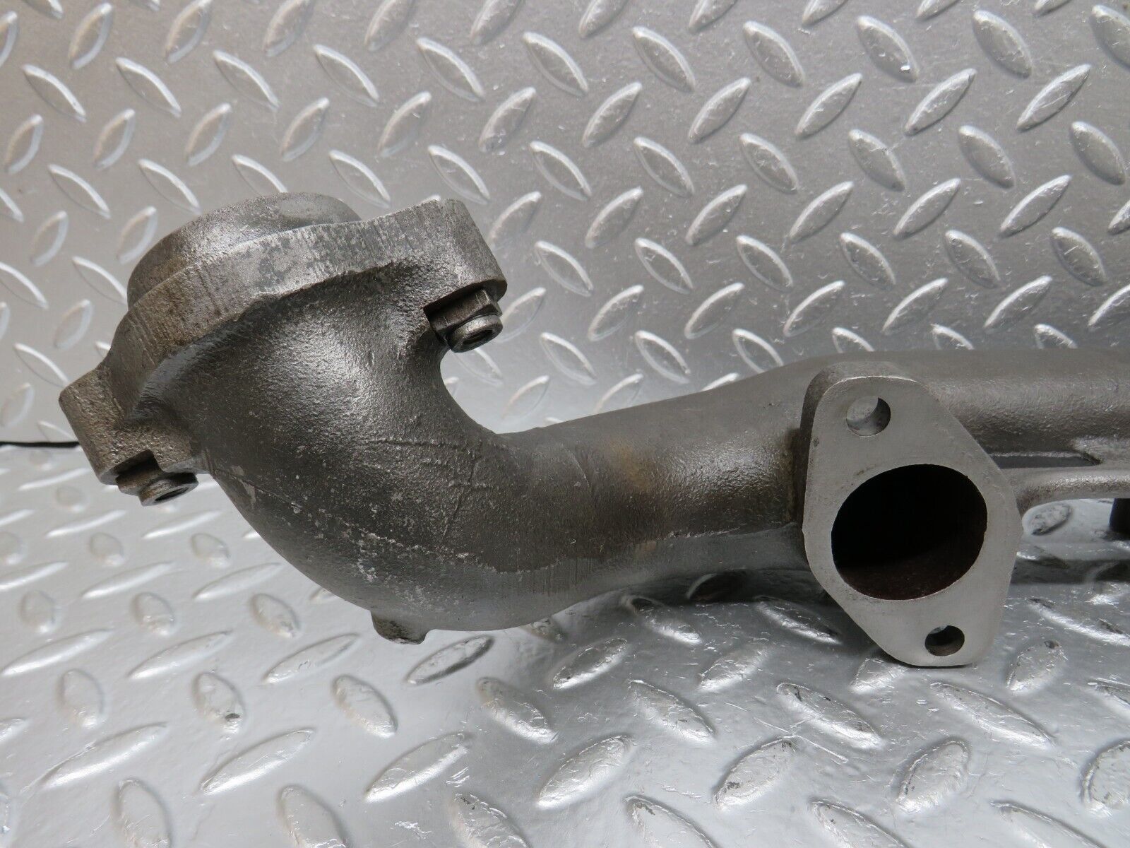 33112 Mercedes-Benz W126 380 V8 Exhaust Manifold Right 1161422402 1161420602