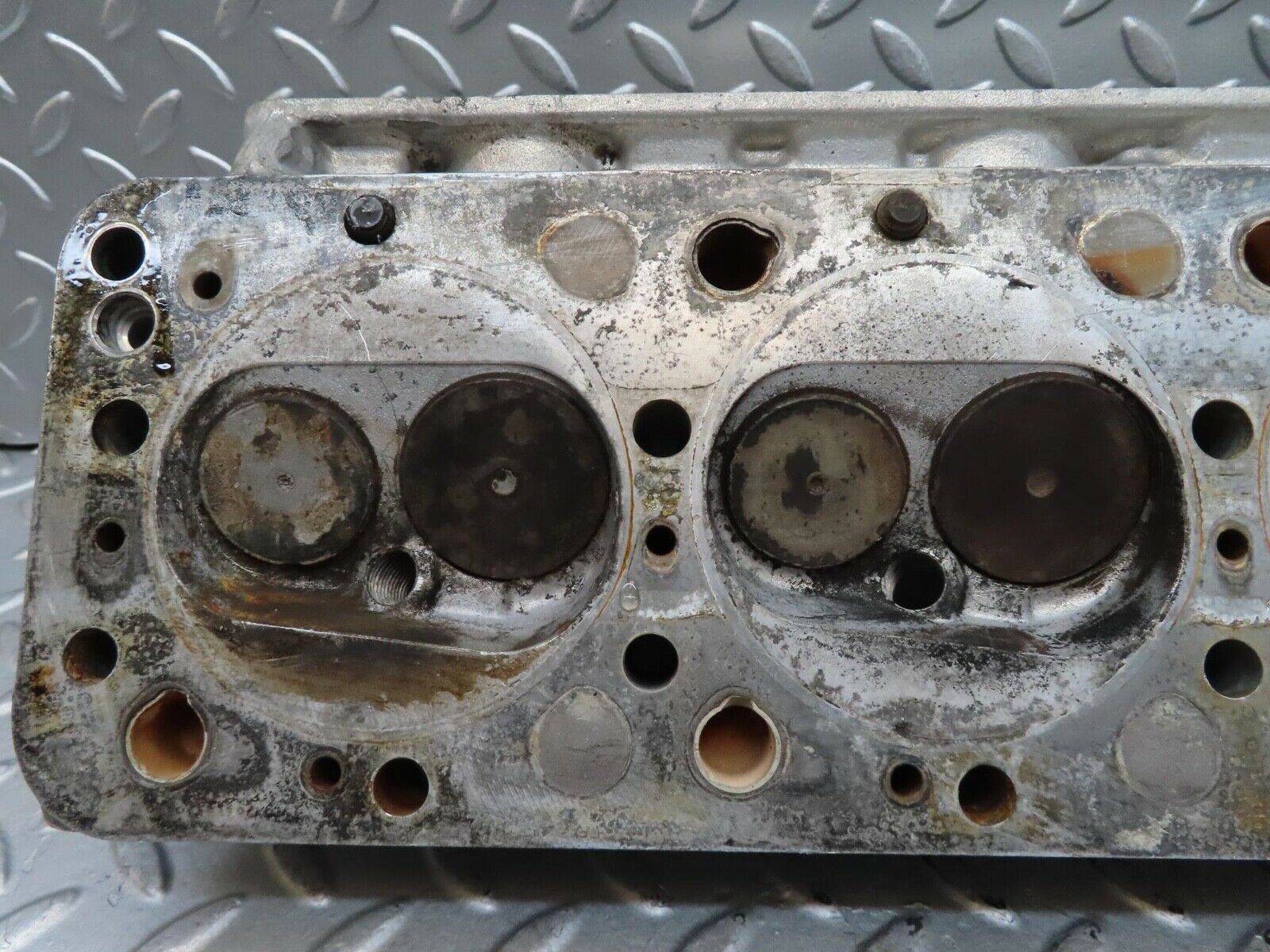 16533 Mercedes-Benz C107 350SLC Coupe Cylinder Head Left Side 1160161801