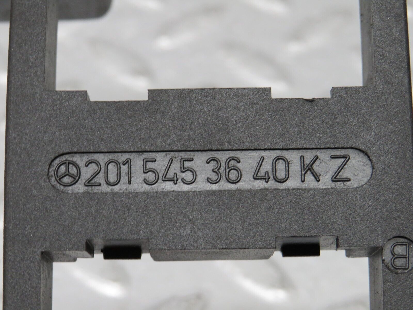 38835 Mercedes-Benz W201 190E 2.6L Fuse Box Relay Holder 2015453640